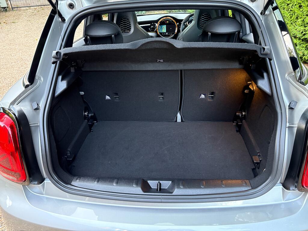 Mini Hatch view 42