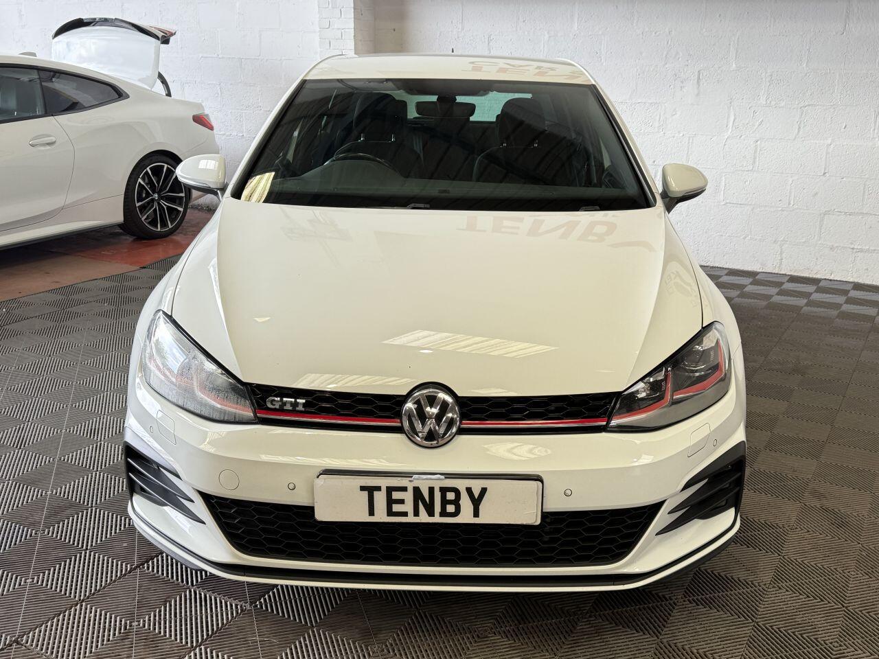 Volkswagen Golf view 3