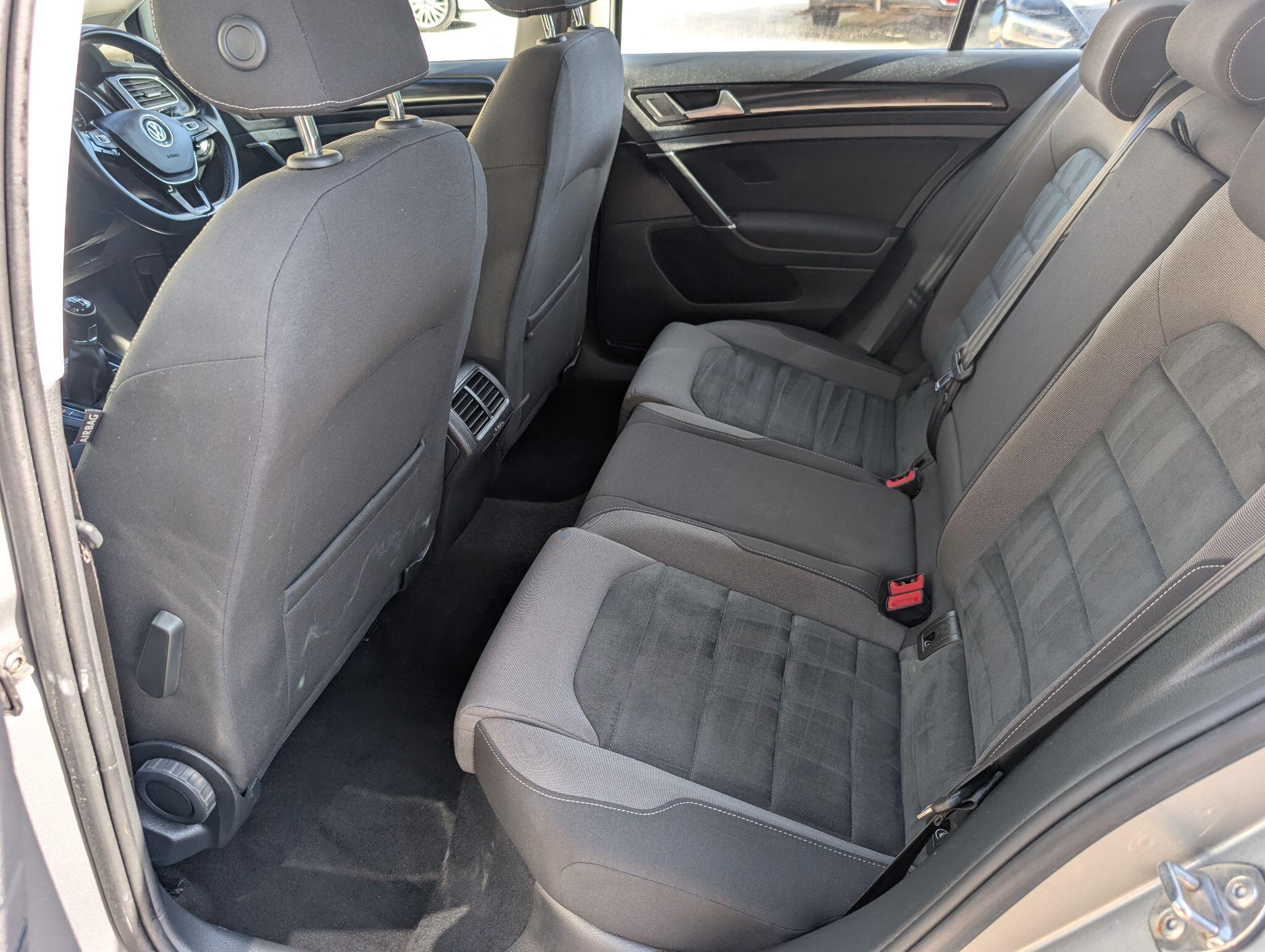 Volkswagen Golf view 18