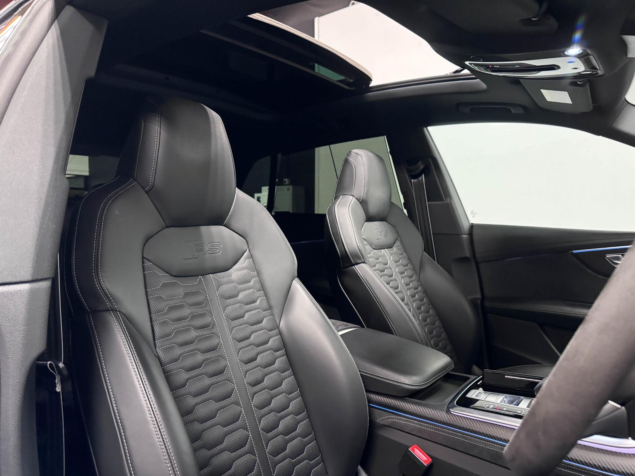 Audi RSQ8 view 50