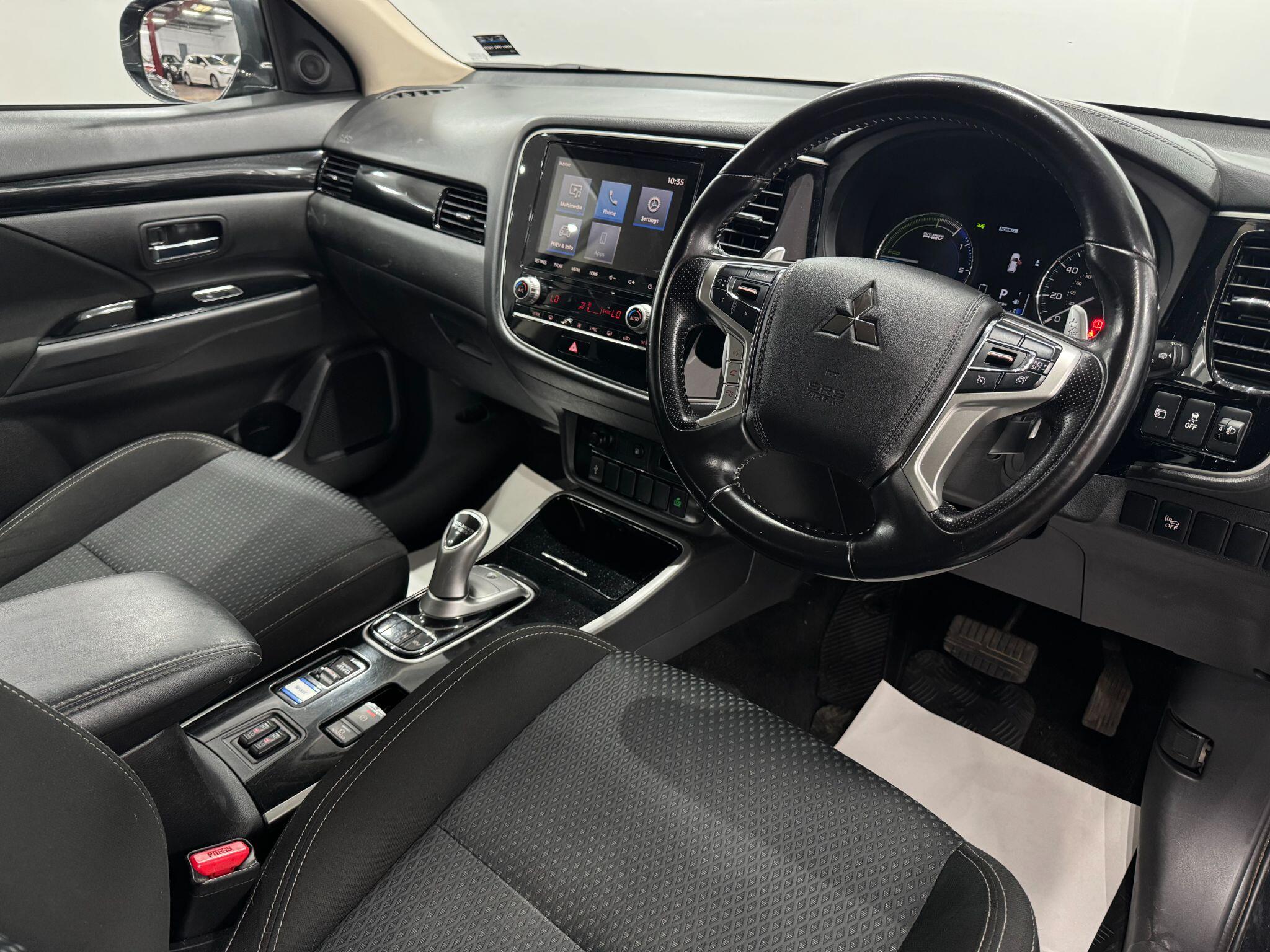 Mitsubishi Outlander view 28