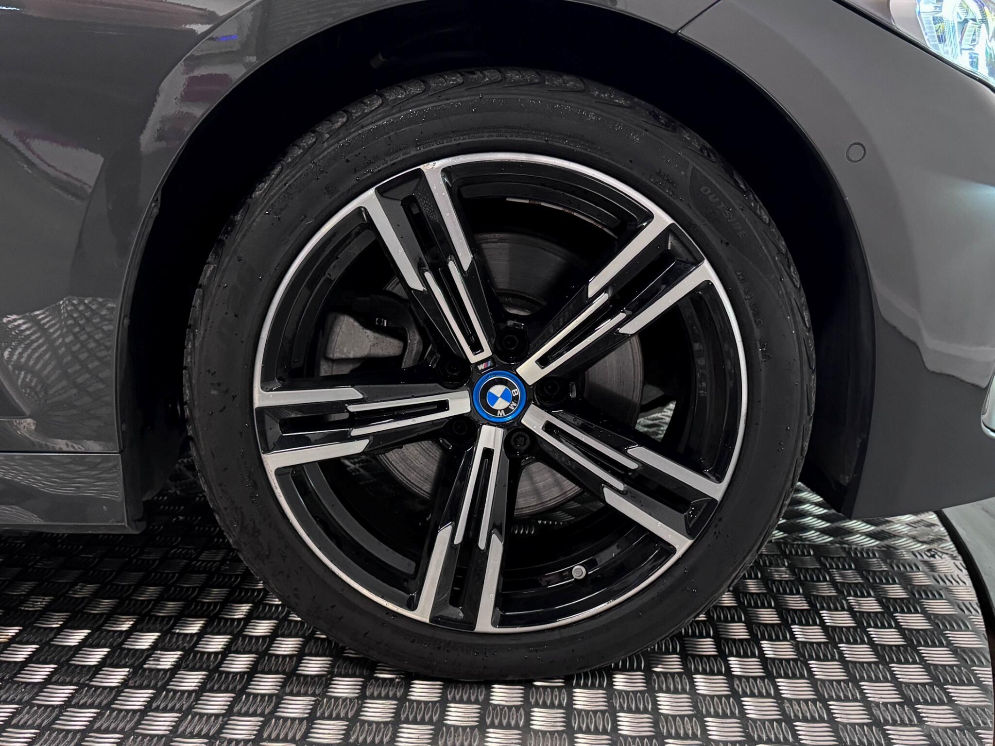 BMW 3 Series view 56