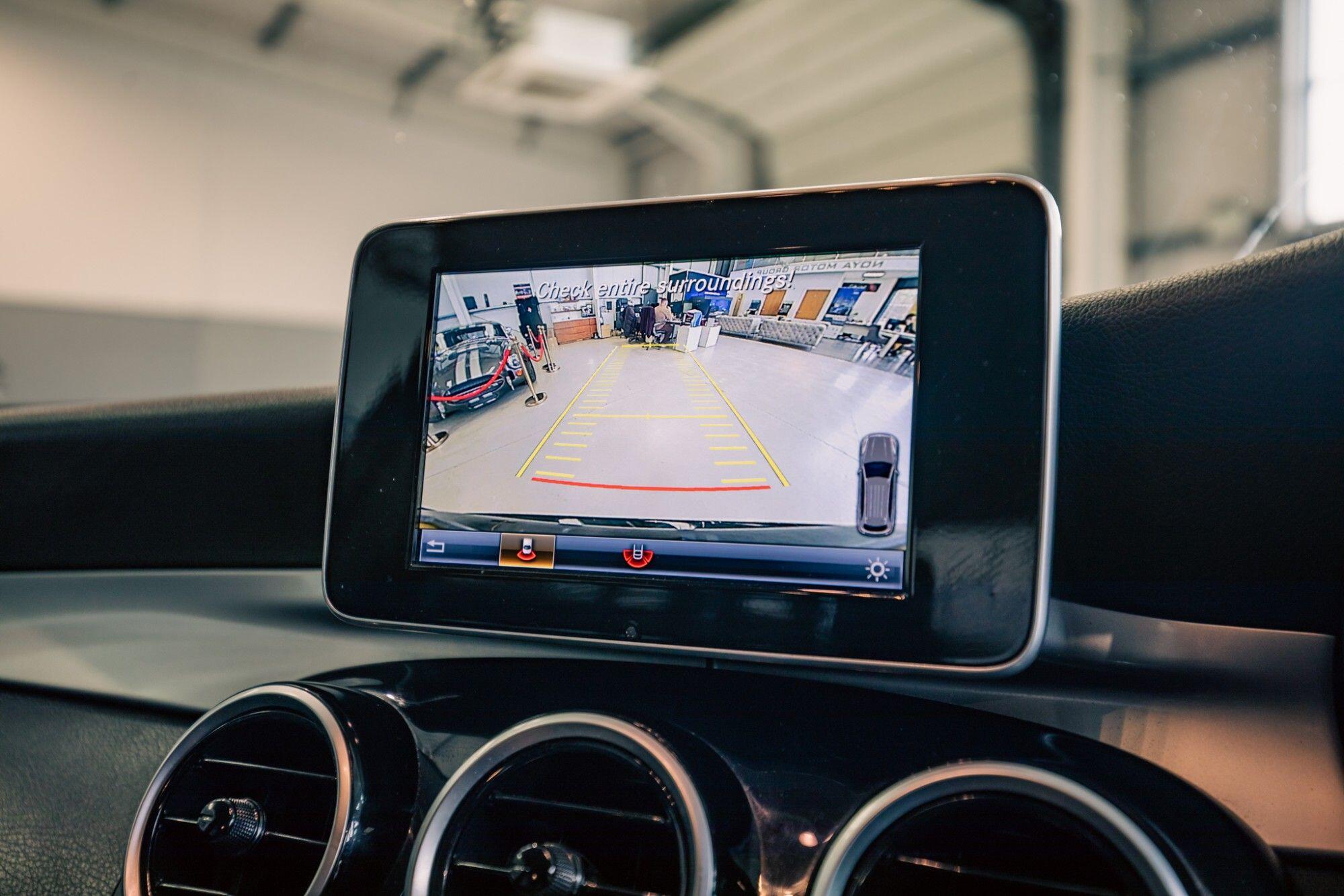 Mercedes-Benz GLC view 18