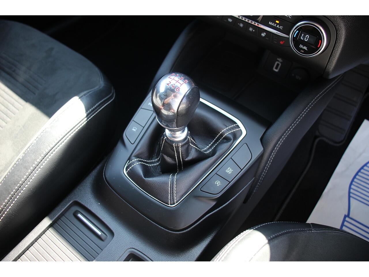 Ford Focus view 26