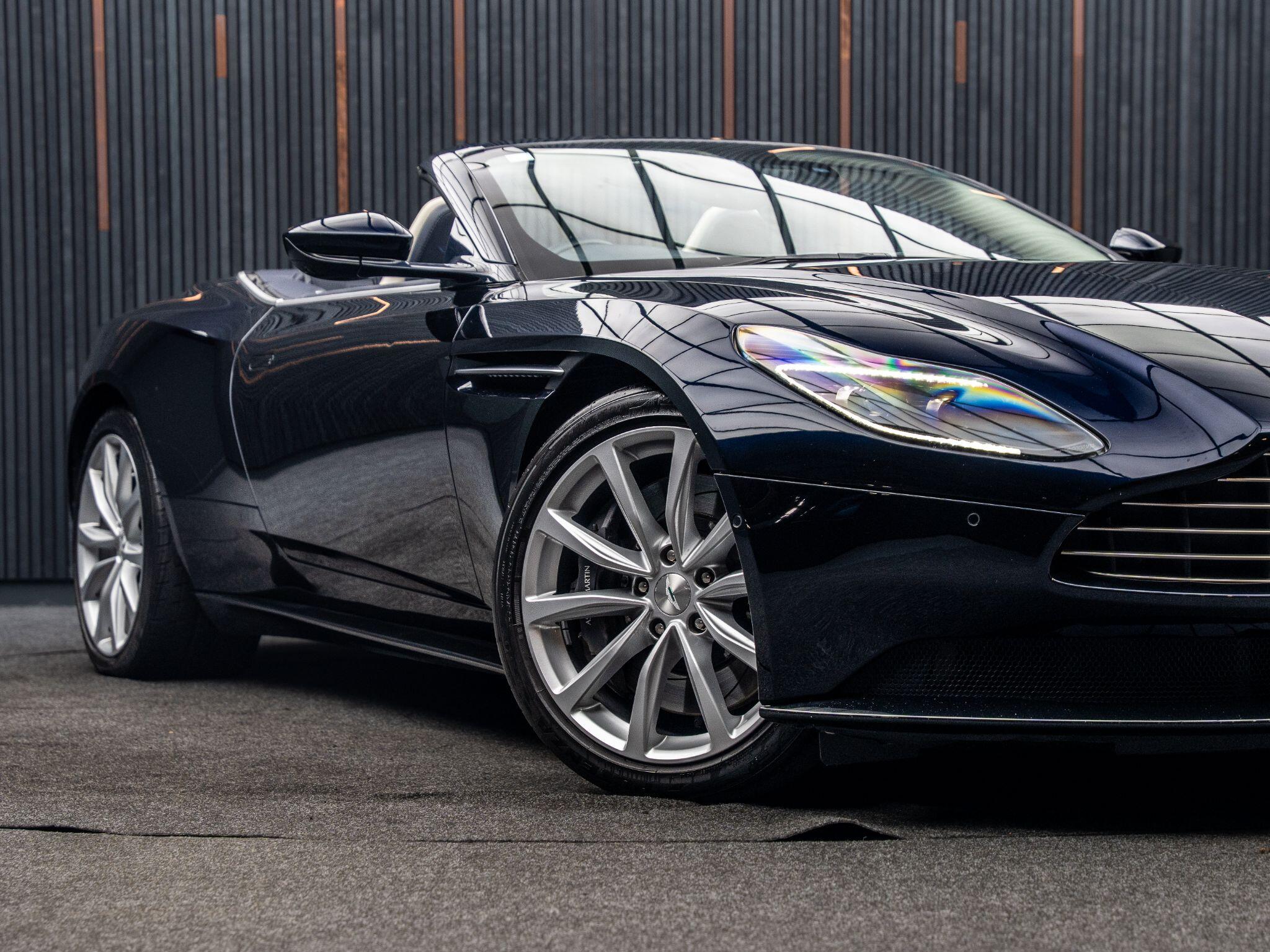 Aston Martin DB11 view 7