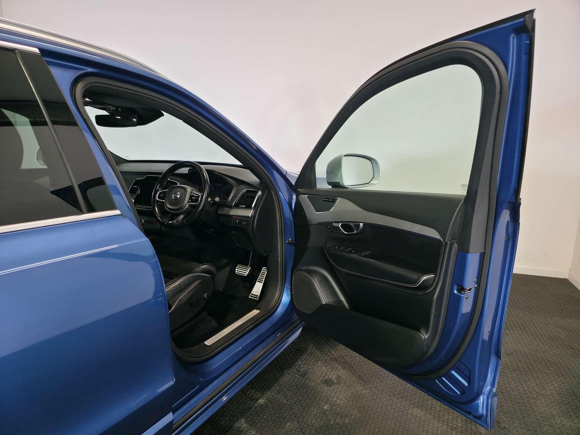 Volvo XC90 view 28
