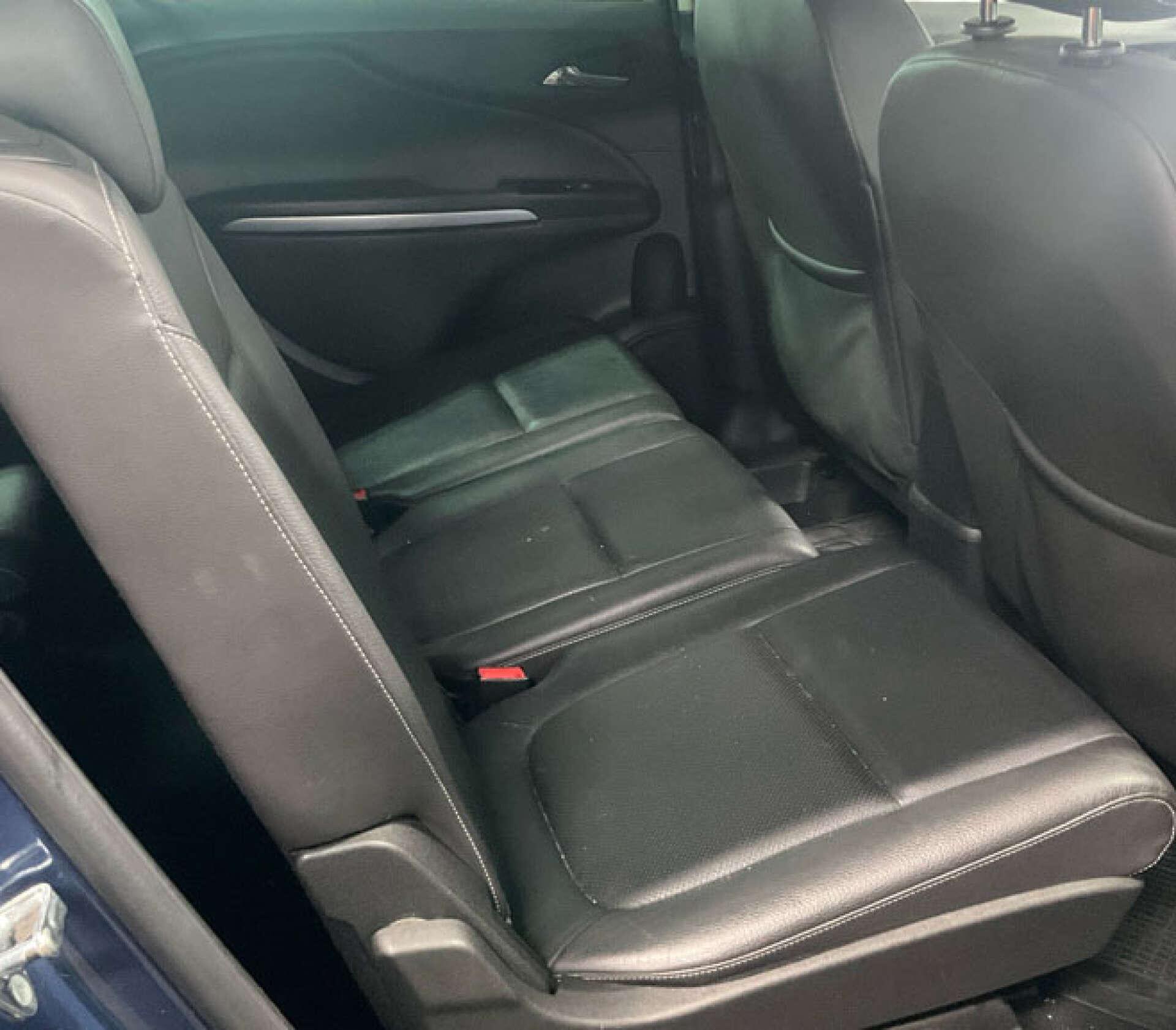 Vauxhall Zafira Tourer view 5