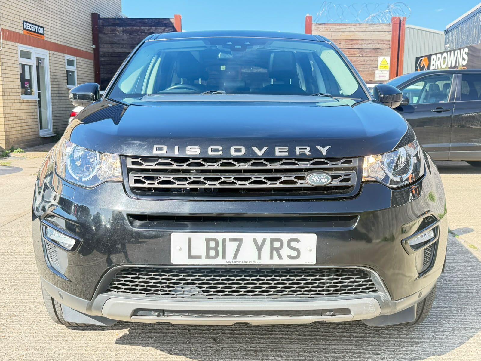 Land Rover Discovery Sport view 2