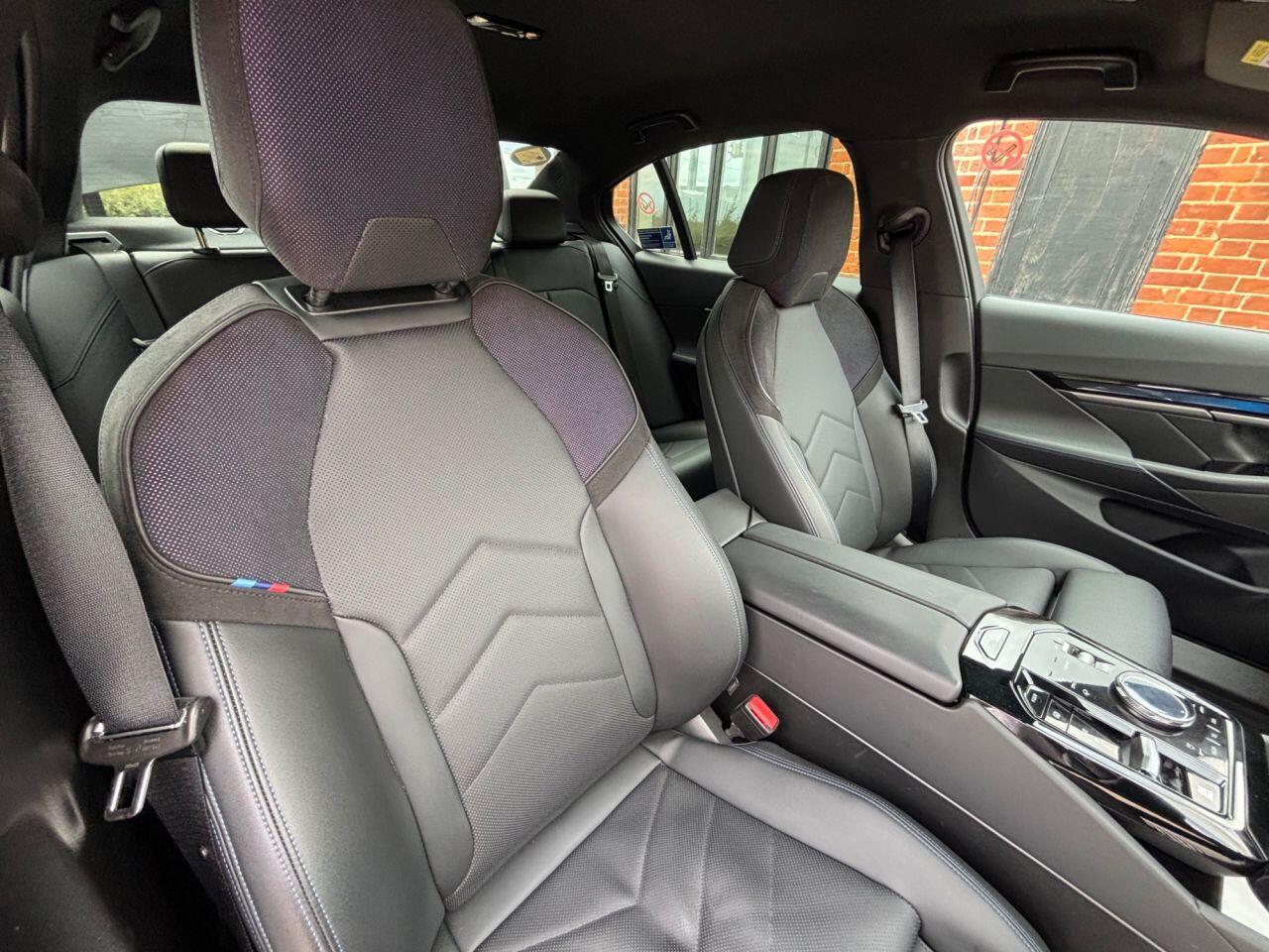 BMW 5 Series view 9
