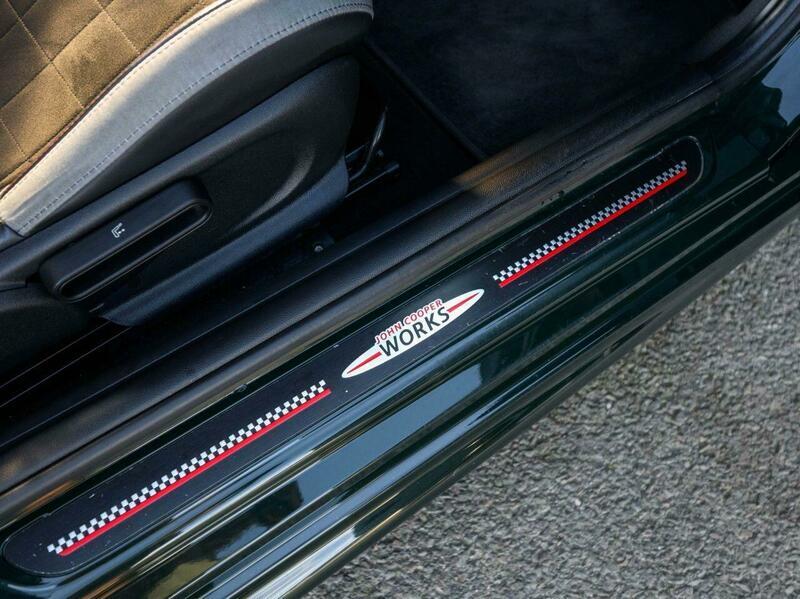 Mini Hatch view 20