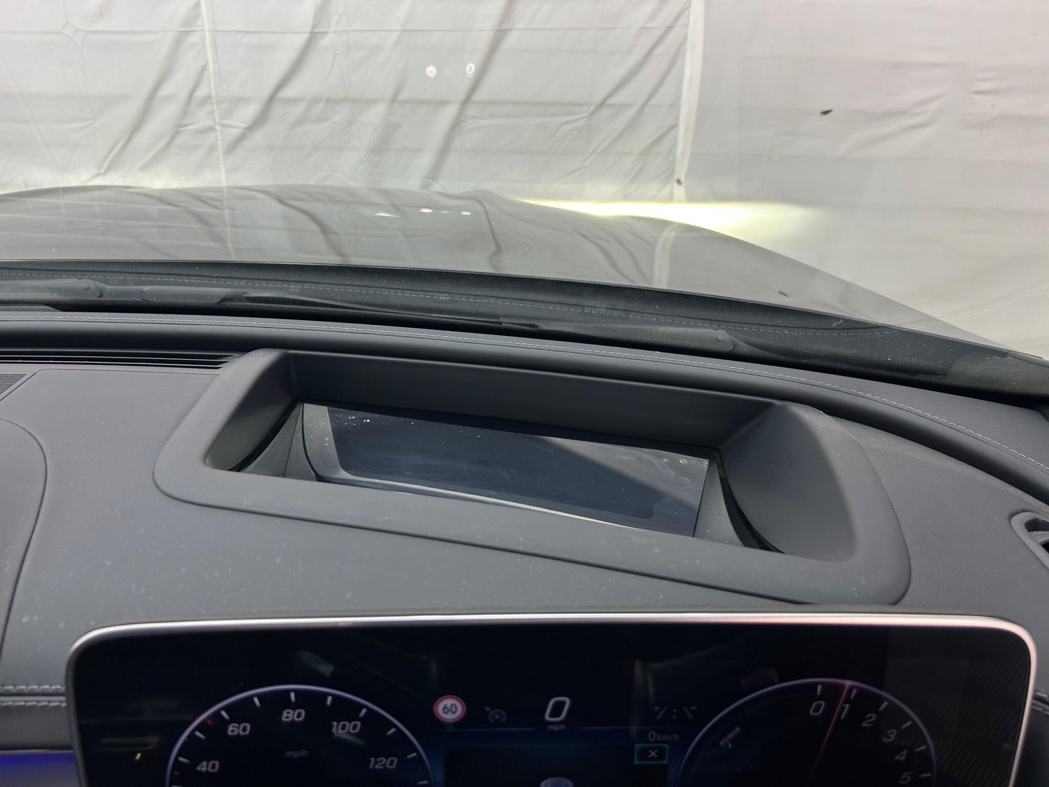 Mercedes-Benz C-Class view 11