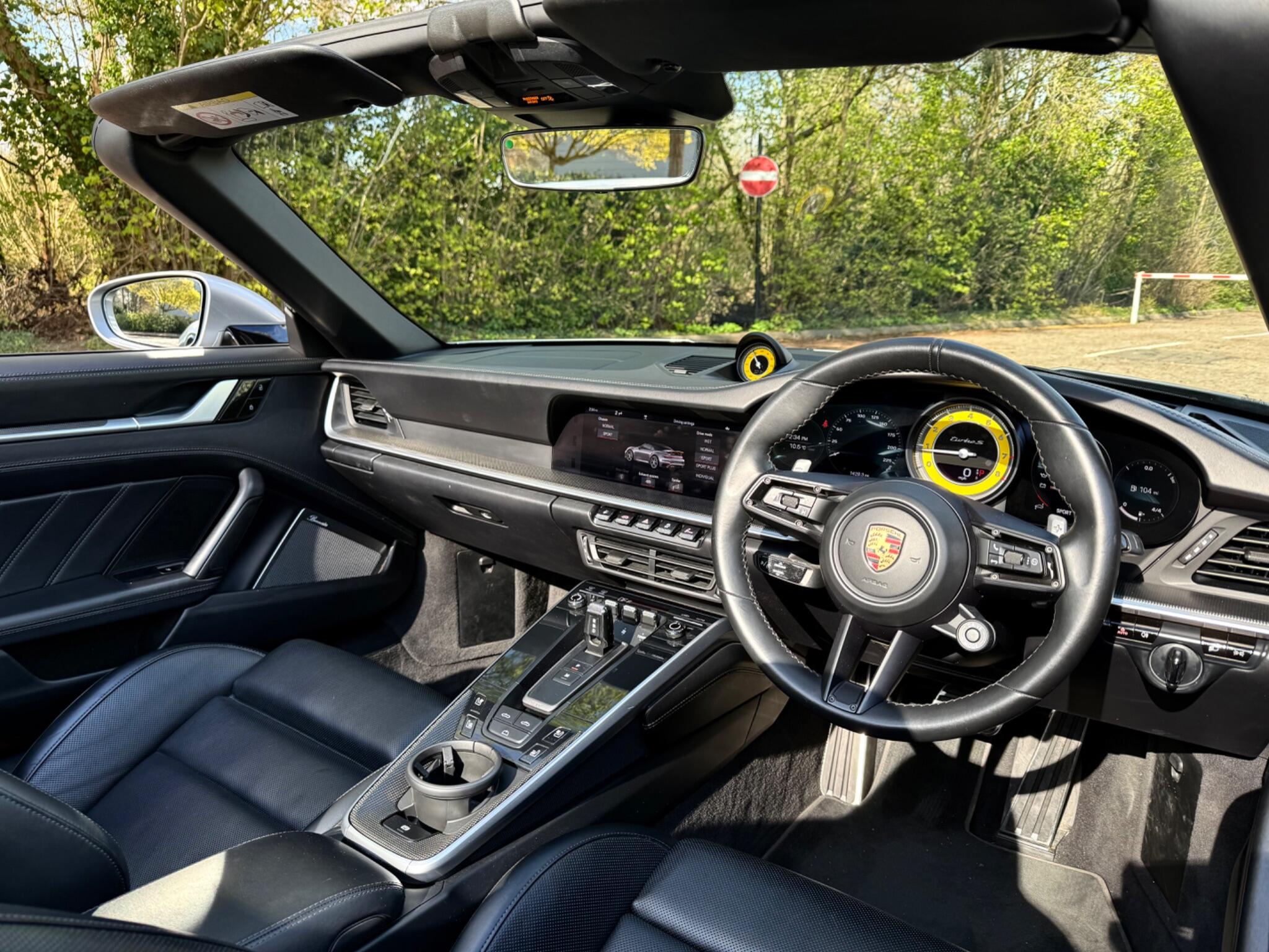 Porsche 911 view 2