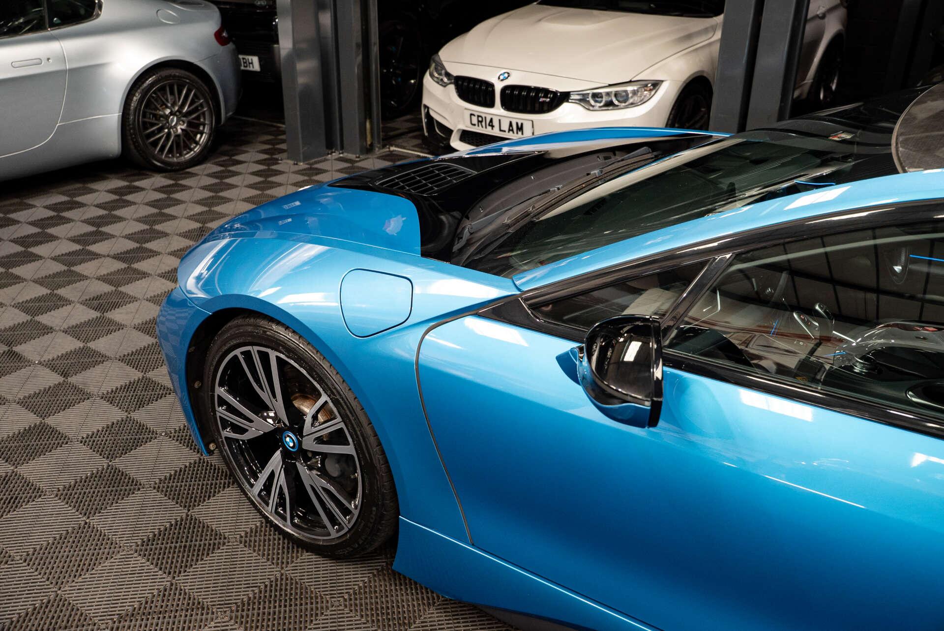 BMW I8 view 24