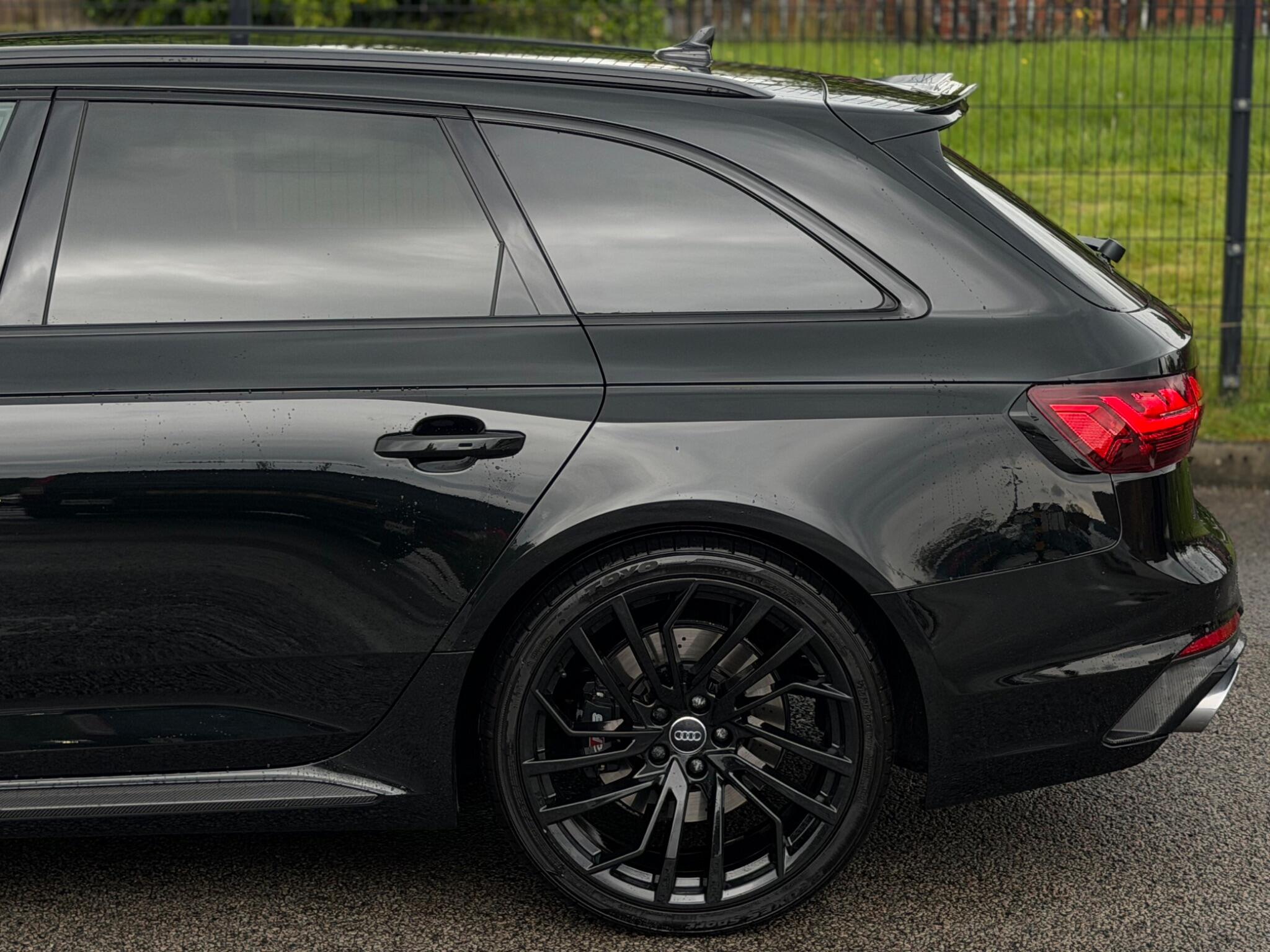 Audi RS4 view 43
