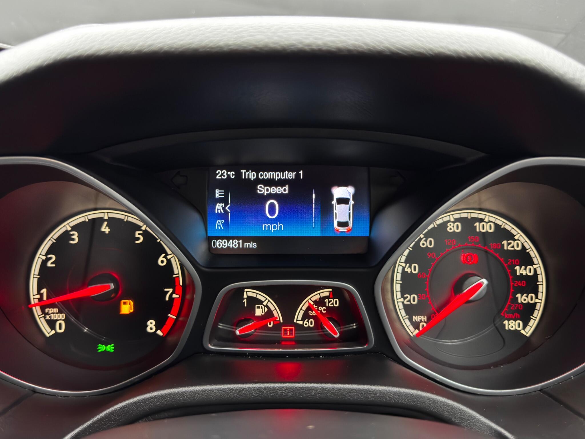 Ford Focus view 22