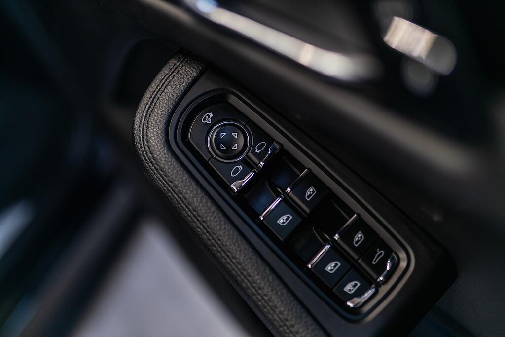 Porsche Macan view 14