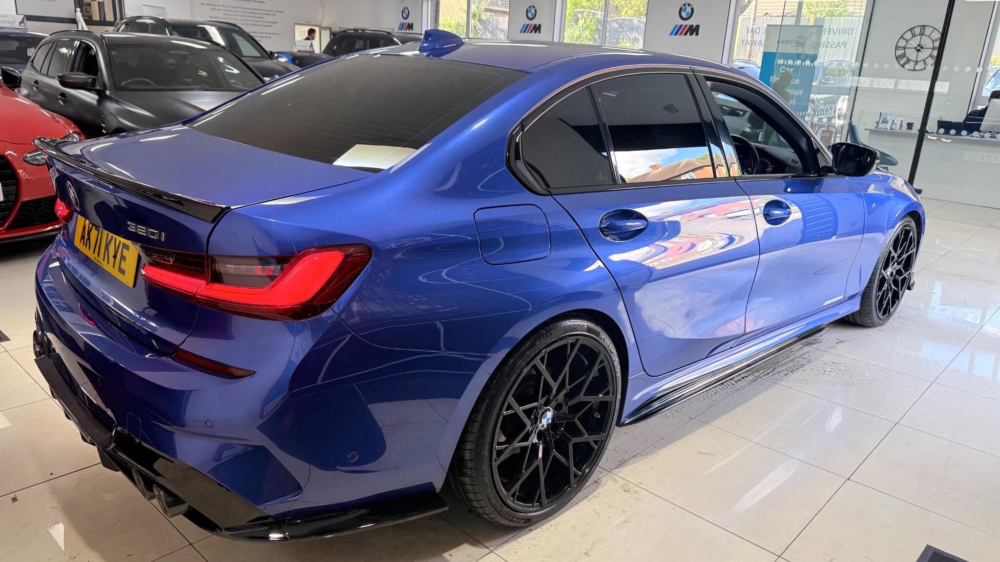 BMW 3 Series view 37