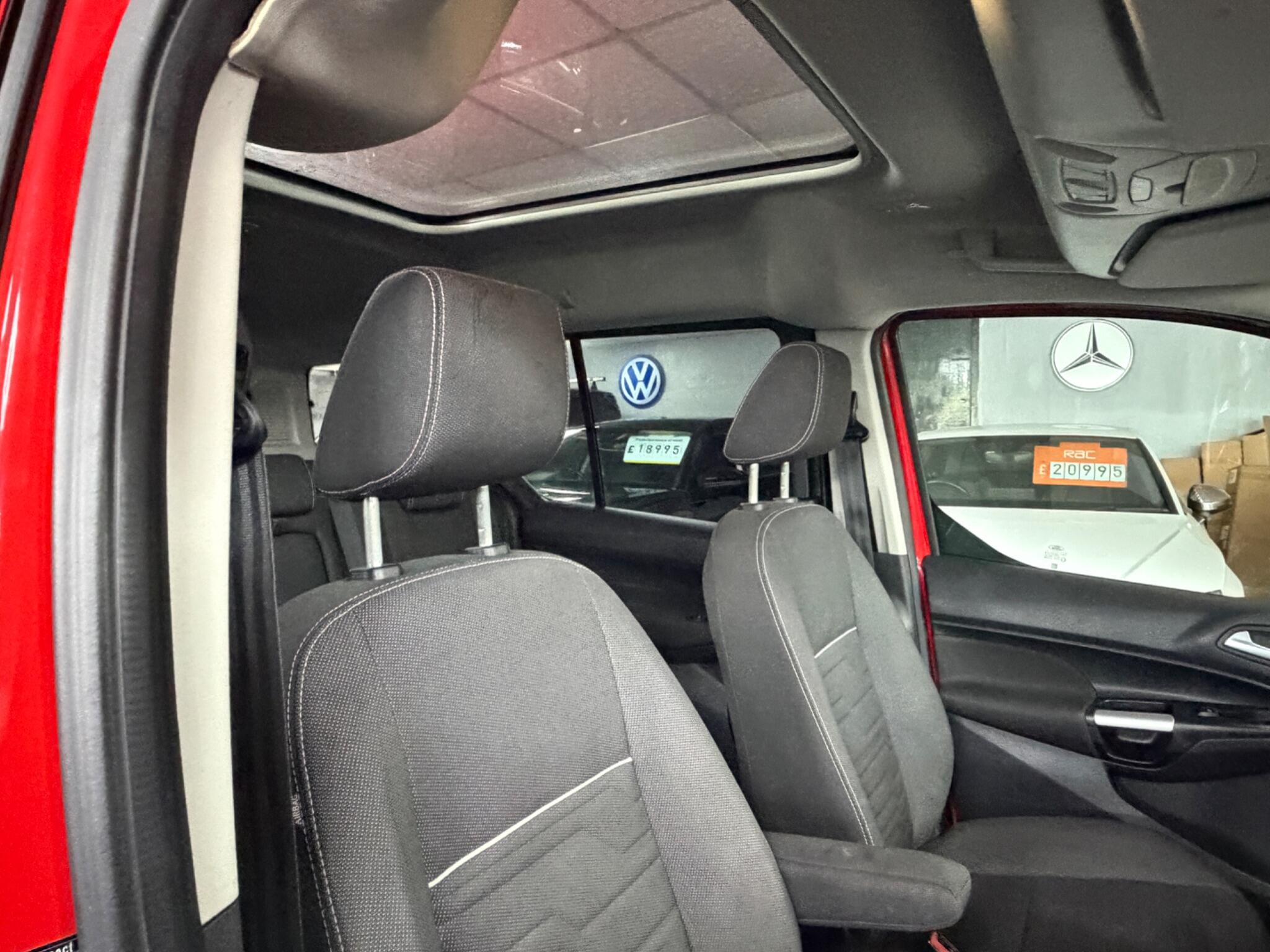 Ford Grand Tourneo Connect view 22