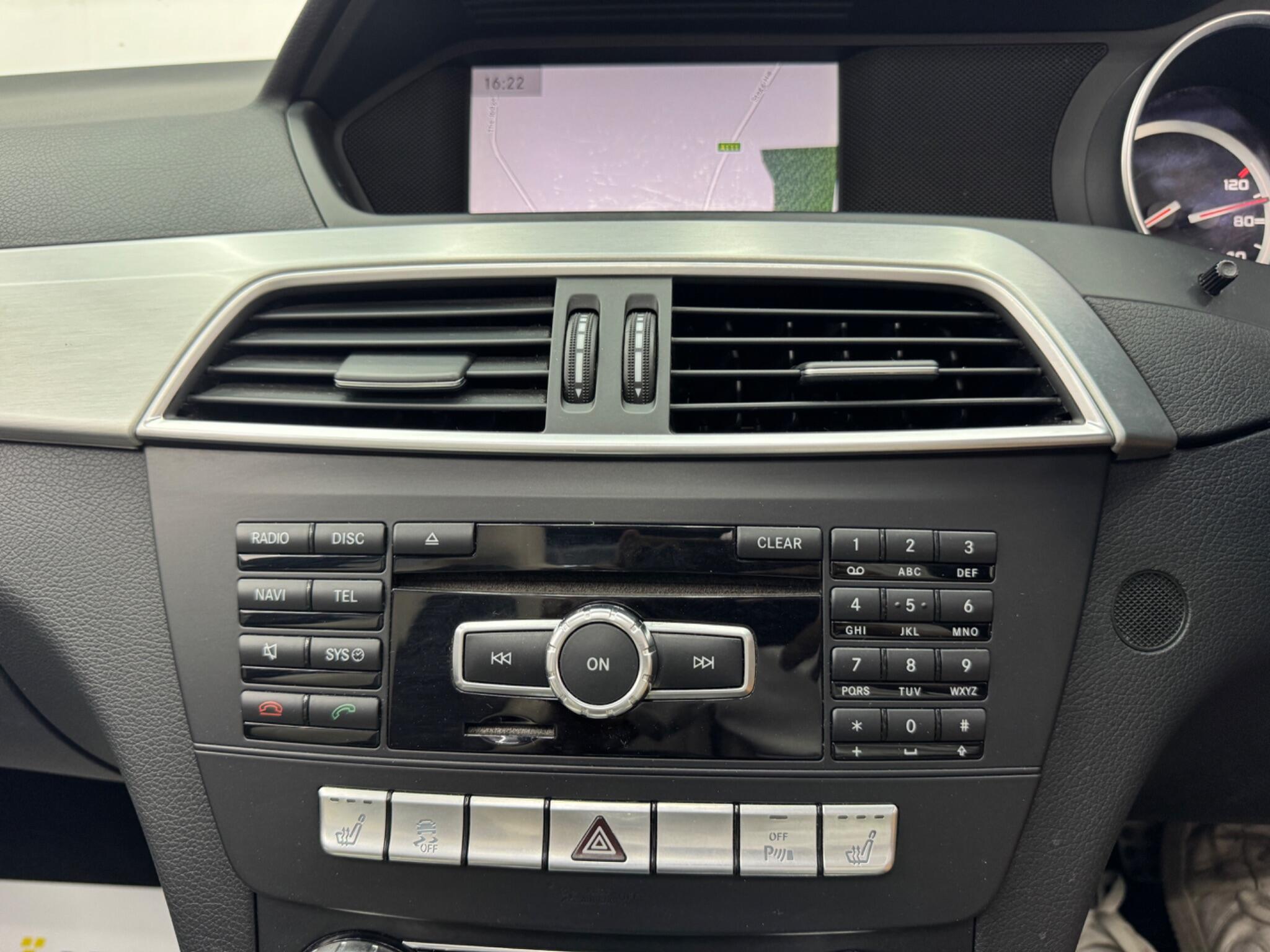 Mercedes-Benz C Class view 34