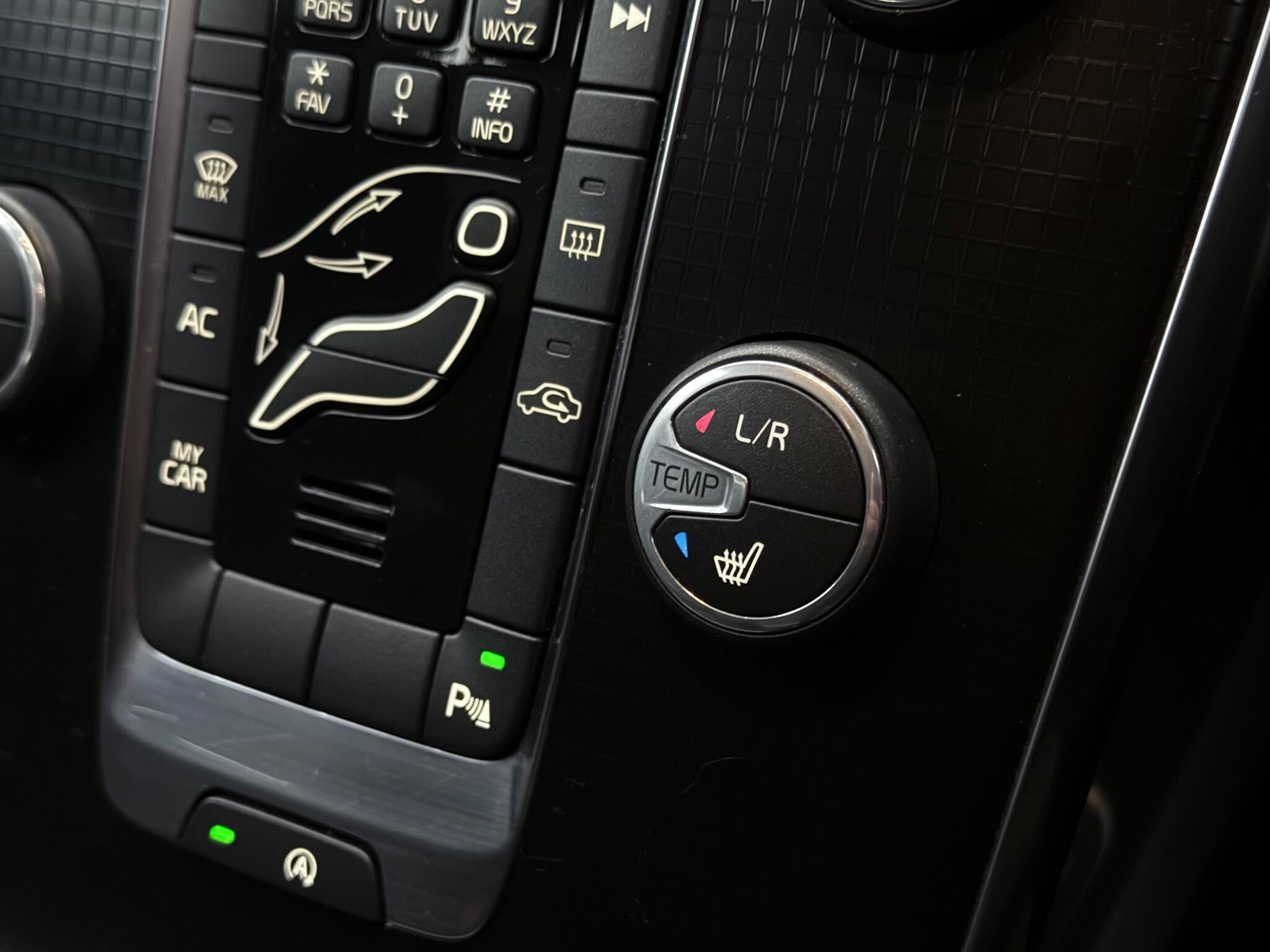 Volvo V40 view 22