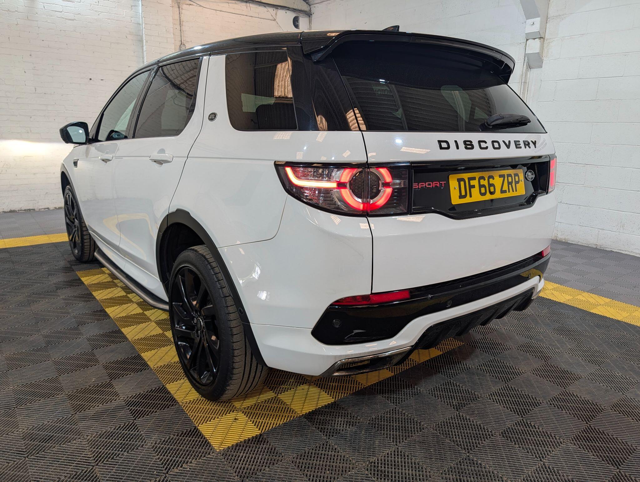 Land Rover Discovery Sport view 7
