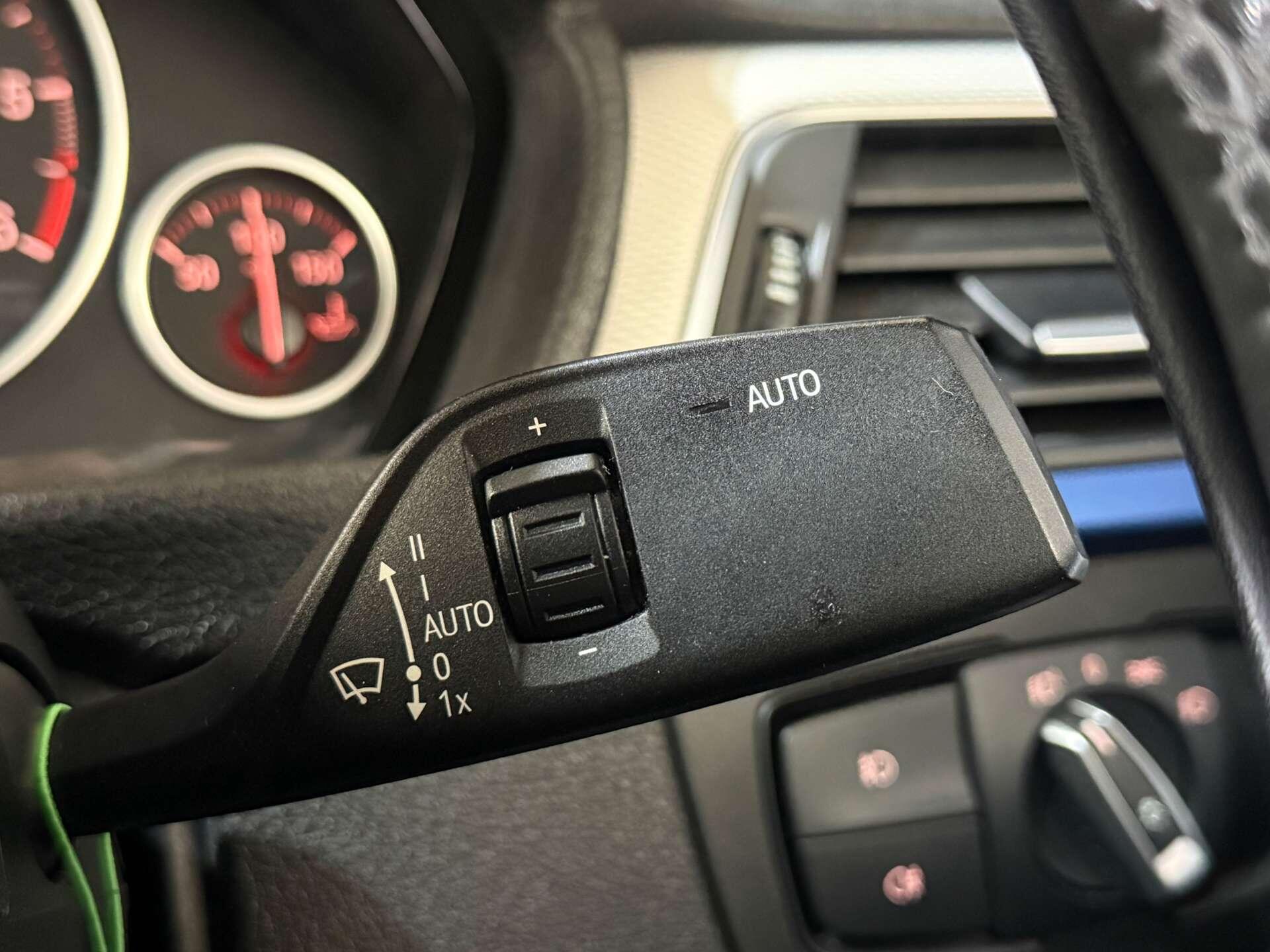 BMW 3 Series view 40
