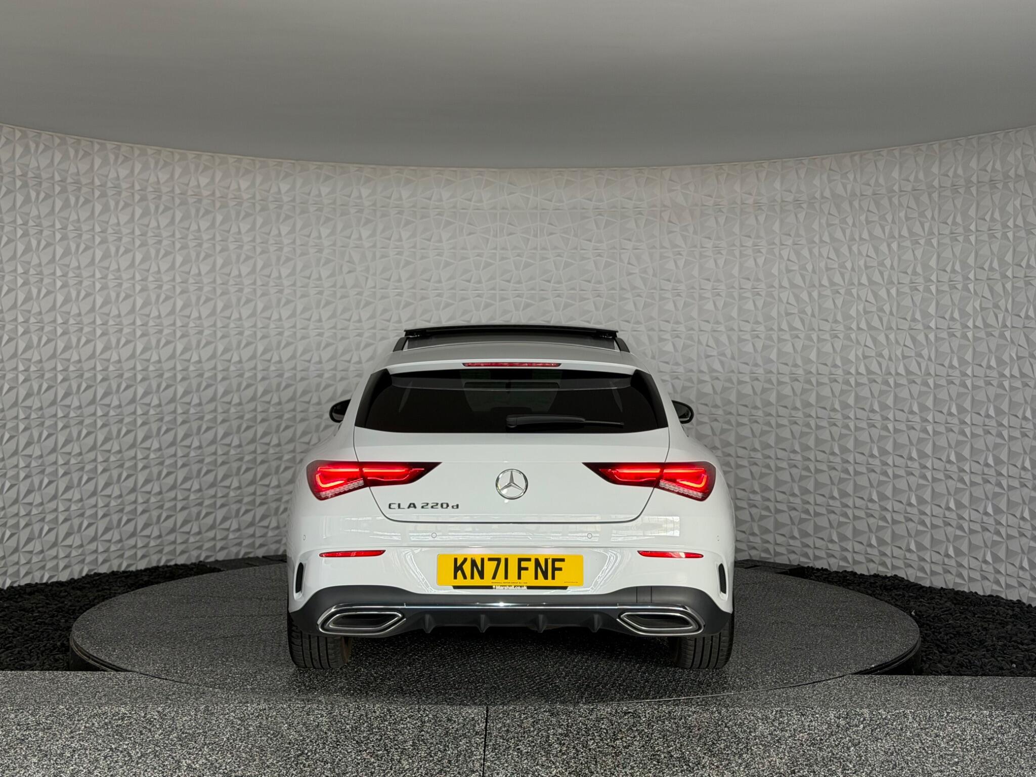 Mercedes-Benz Cla view 9