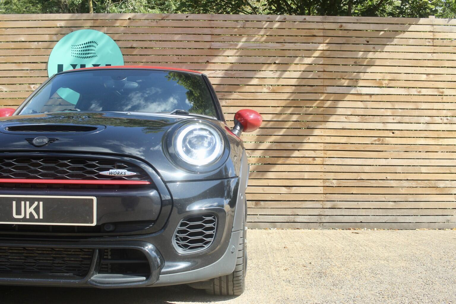 Mini Hatch view 32