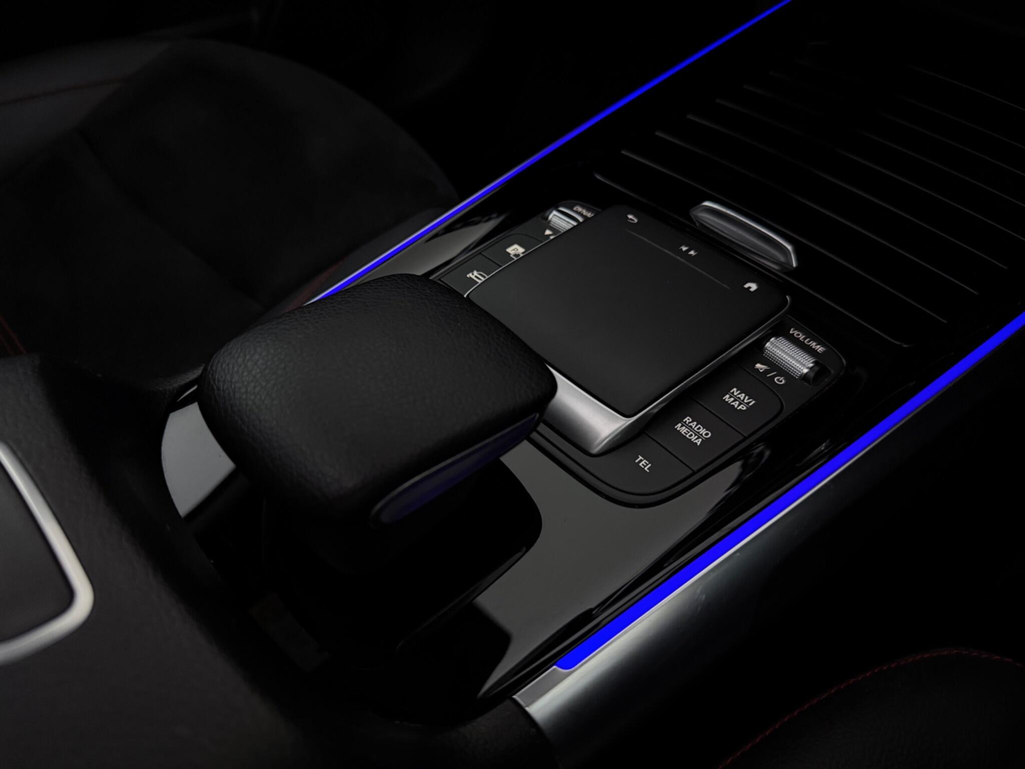 Mercedes-Benz GLB view 23