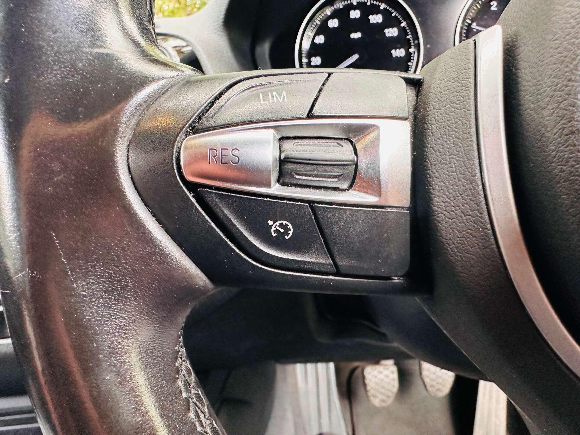 BMW 1 Series view 17