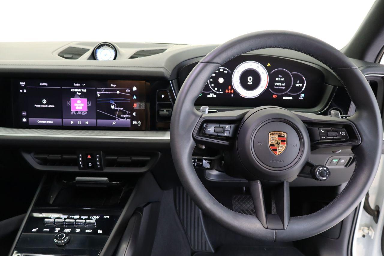 Porsche Cayenne view 23