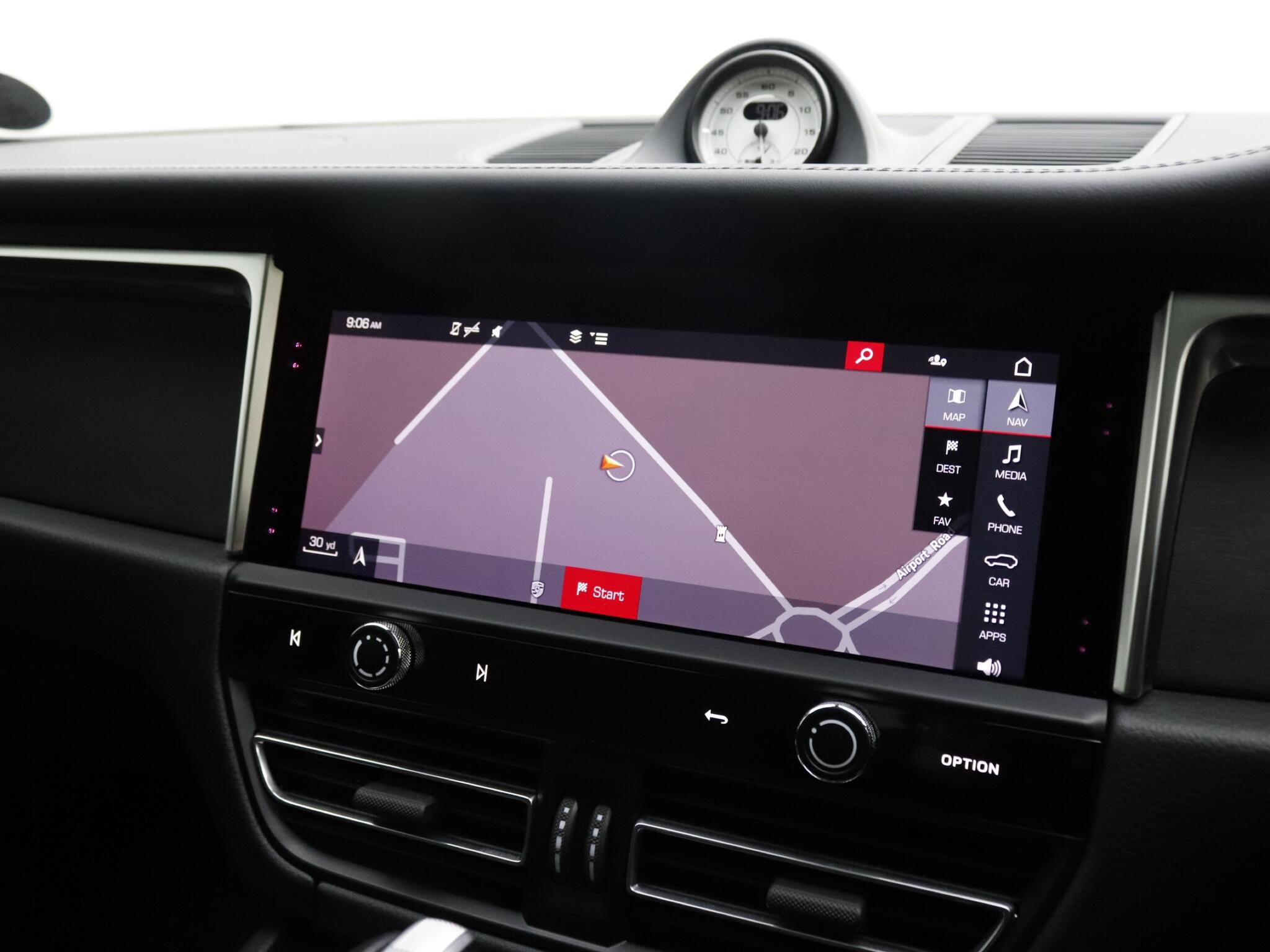 Porsche Macan view 31