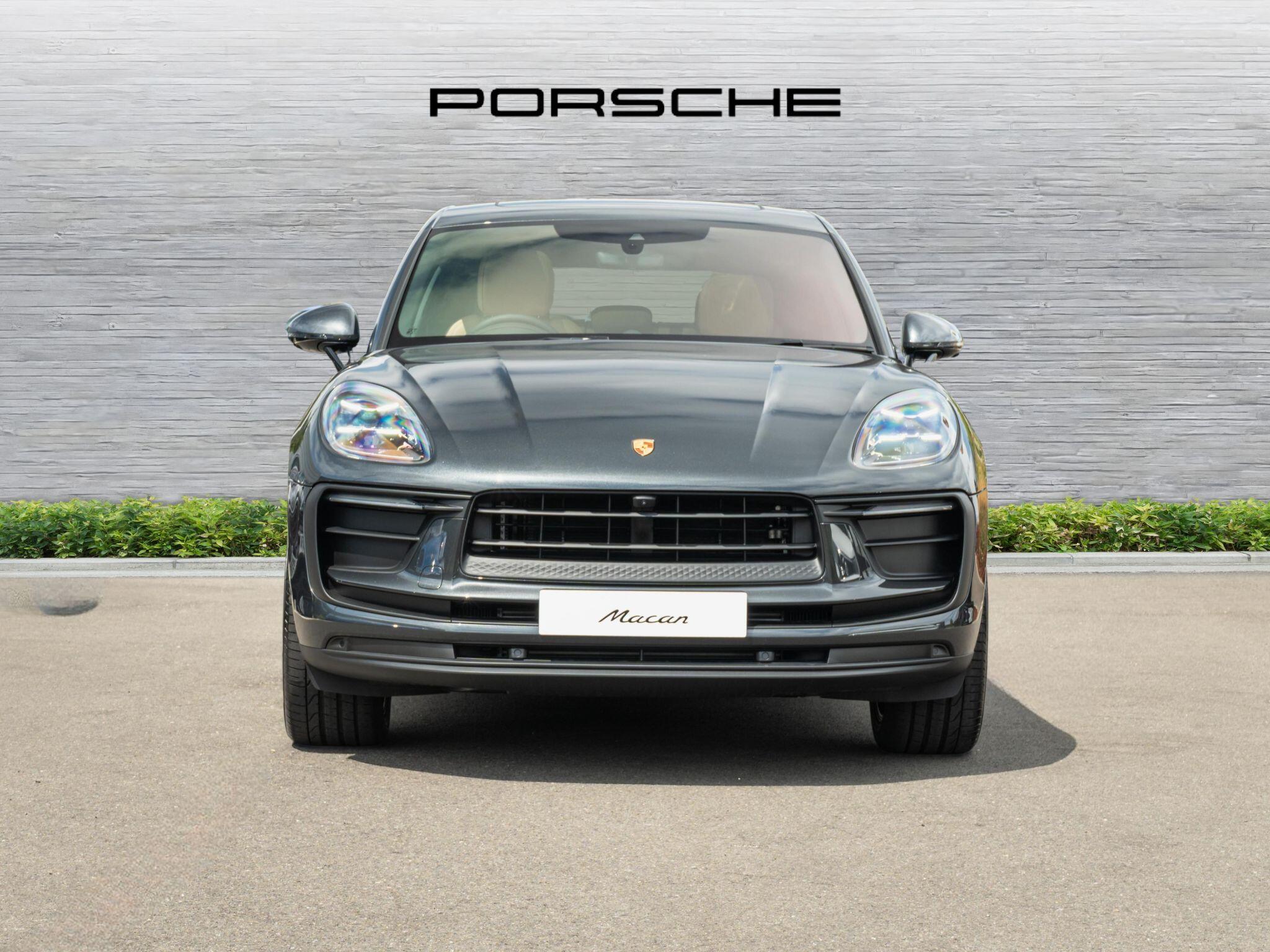 Porsche Macan view 5