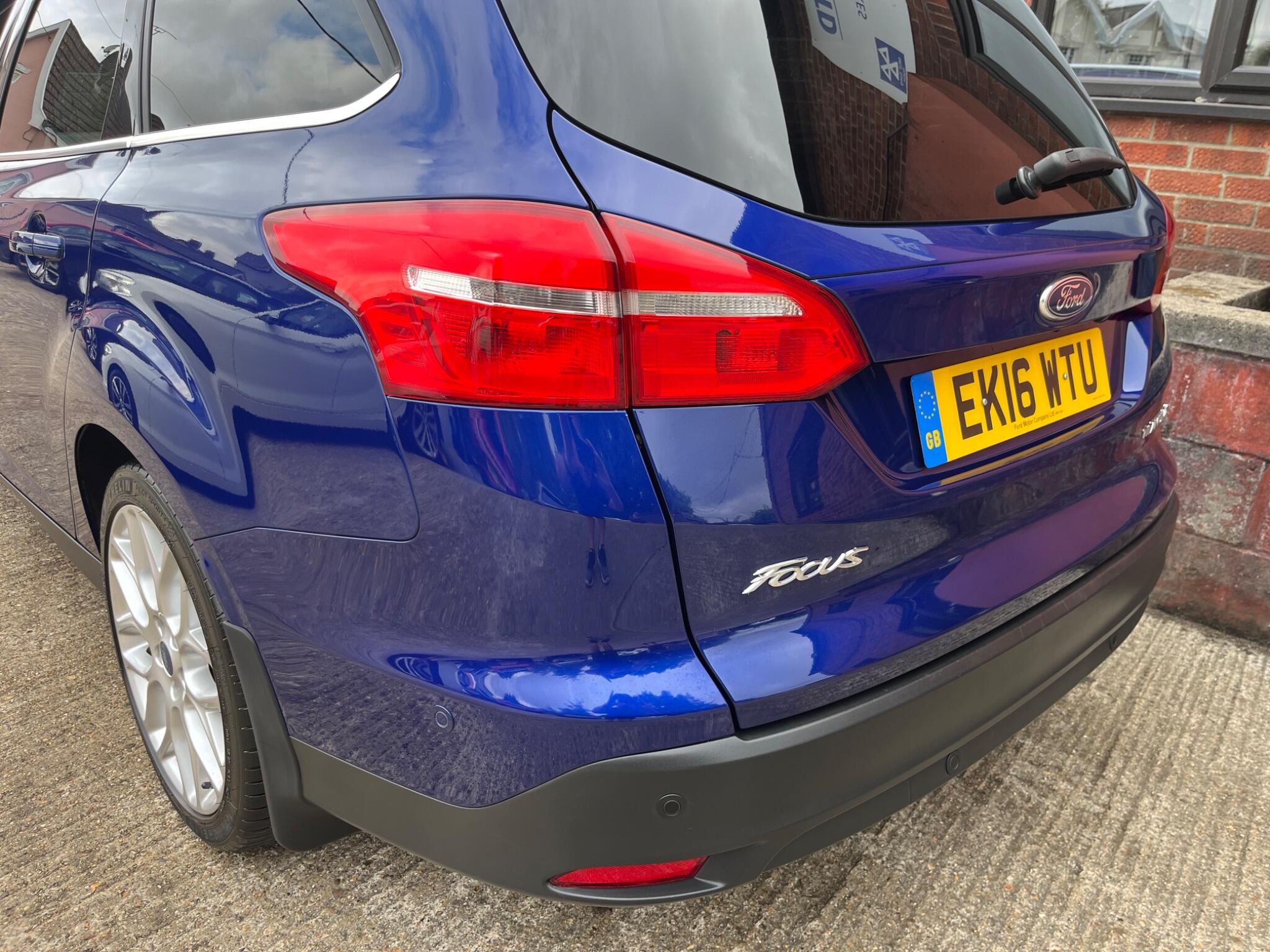 Ford Focus view 21