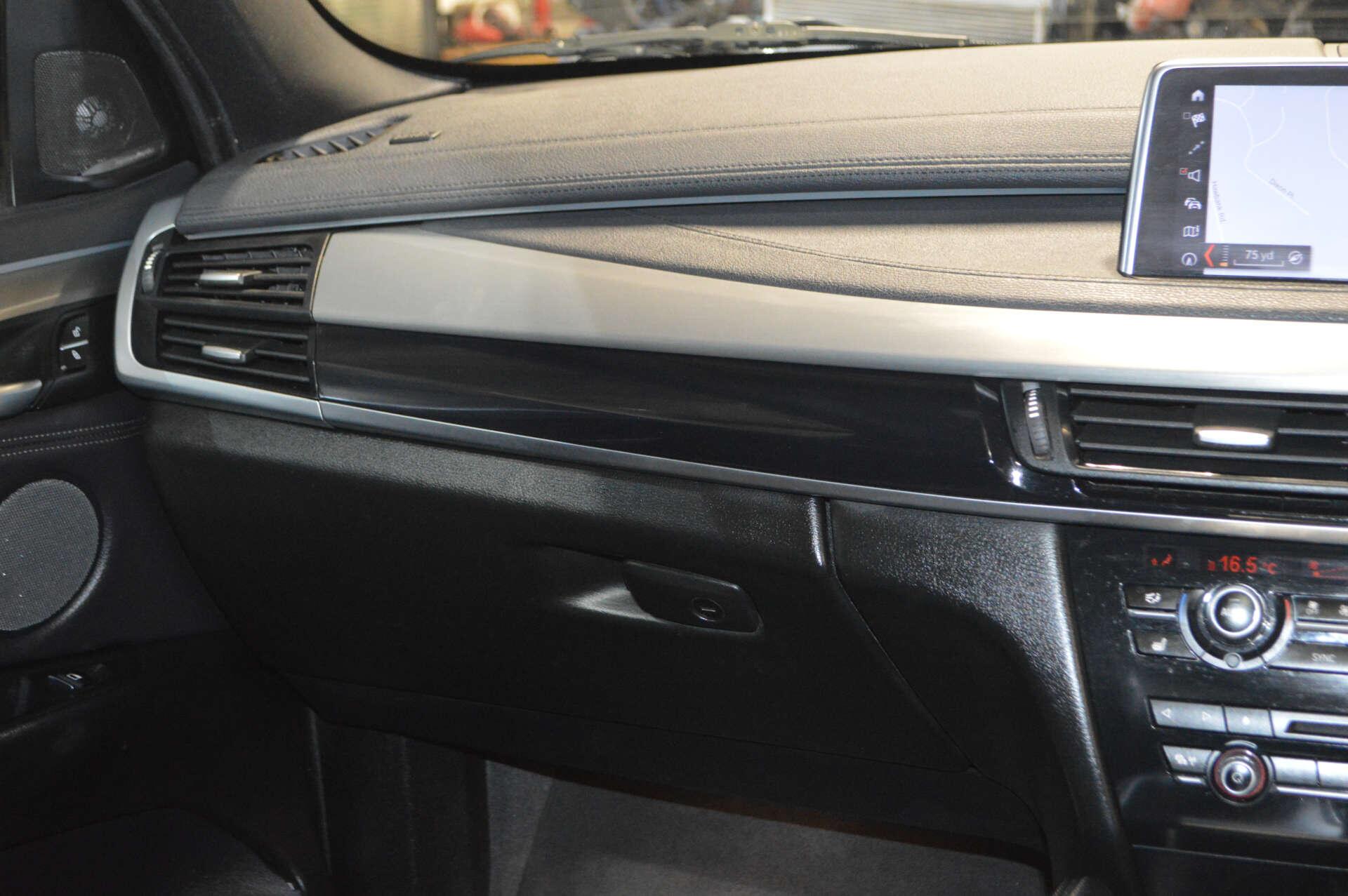 BMW X6 view 16