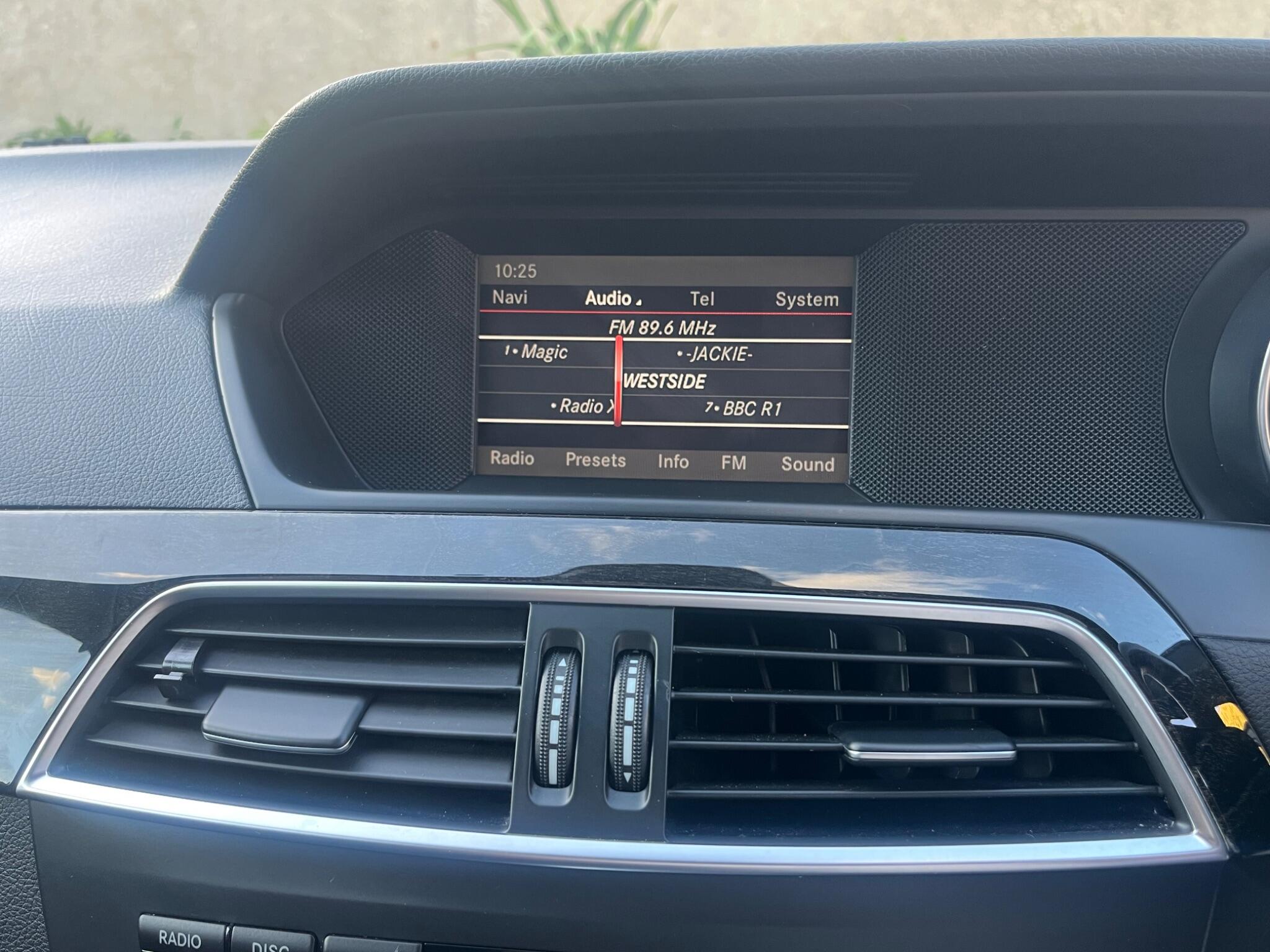 Mercedes-Benz C-Class view 39