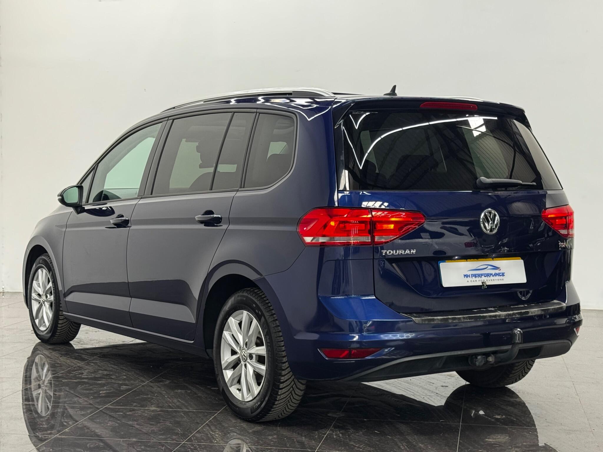 Volkswagen Touran view 7