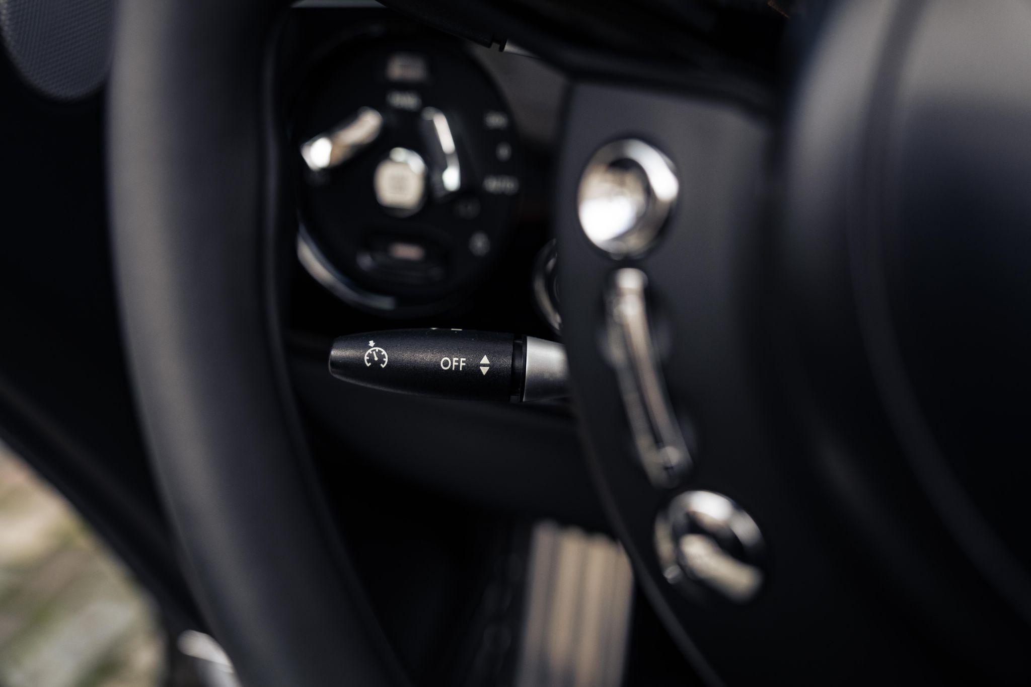 Rolls-Royce Phantom view 38