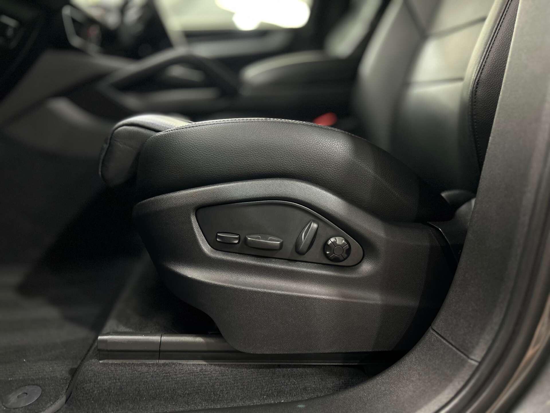 Porsche Cayenne view 43