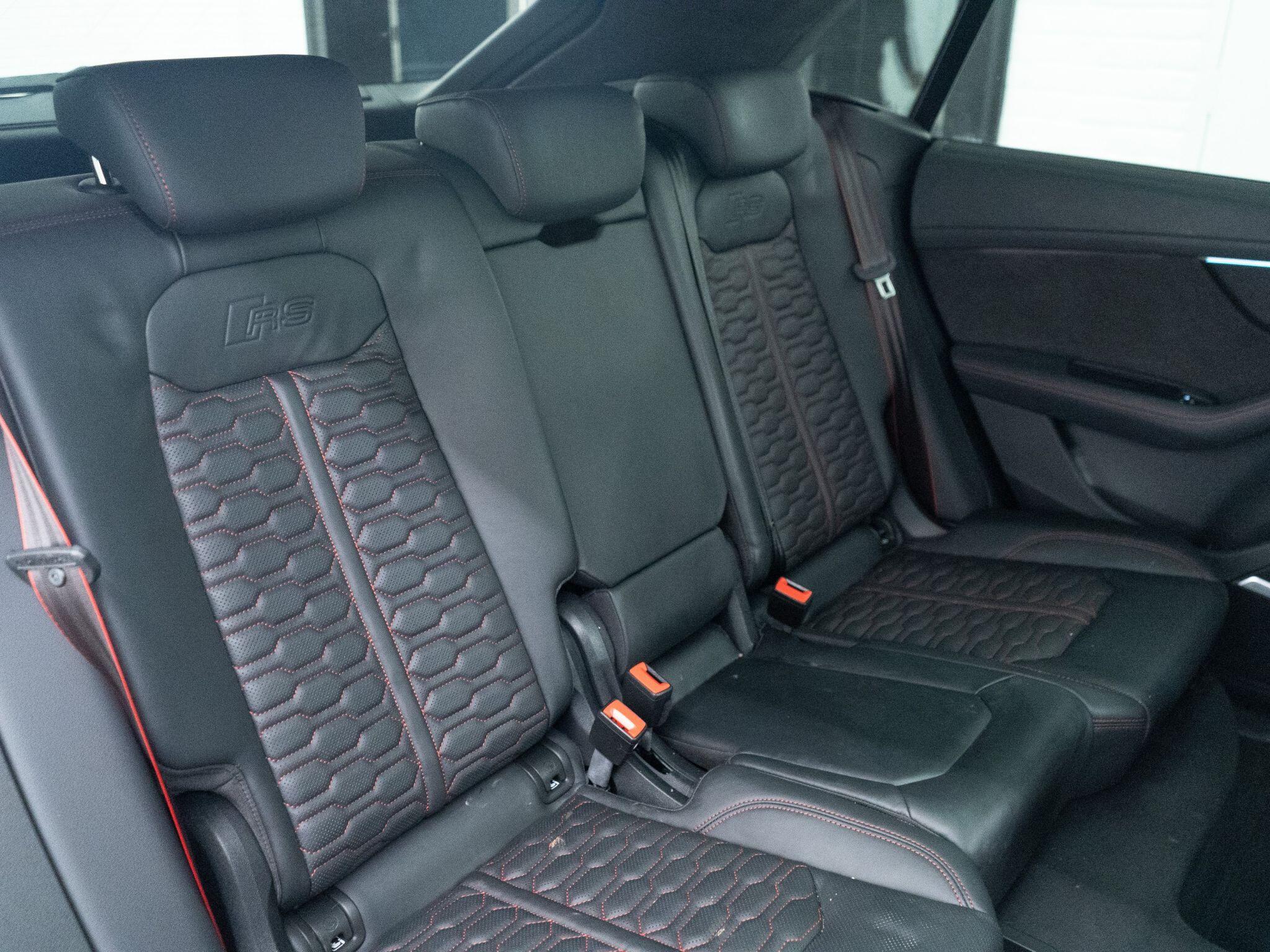 Audi RS Q8 view 8
