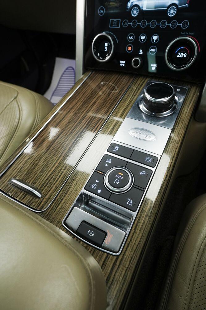 Land Rover Range Rover view 22