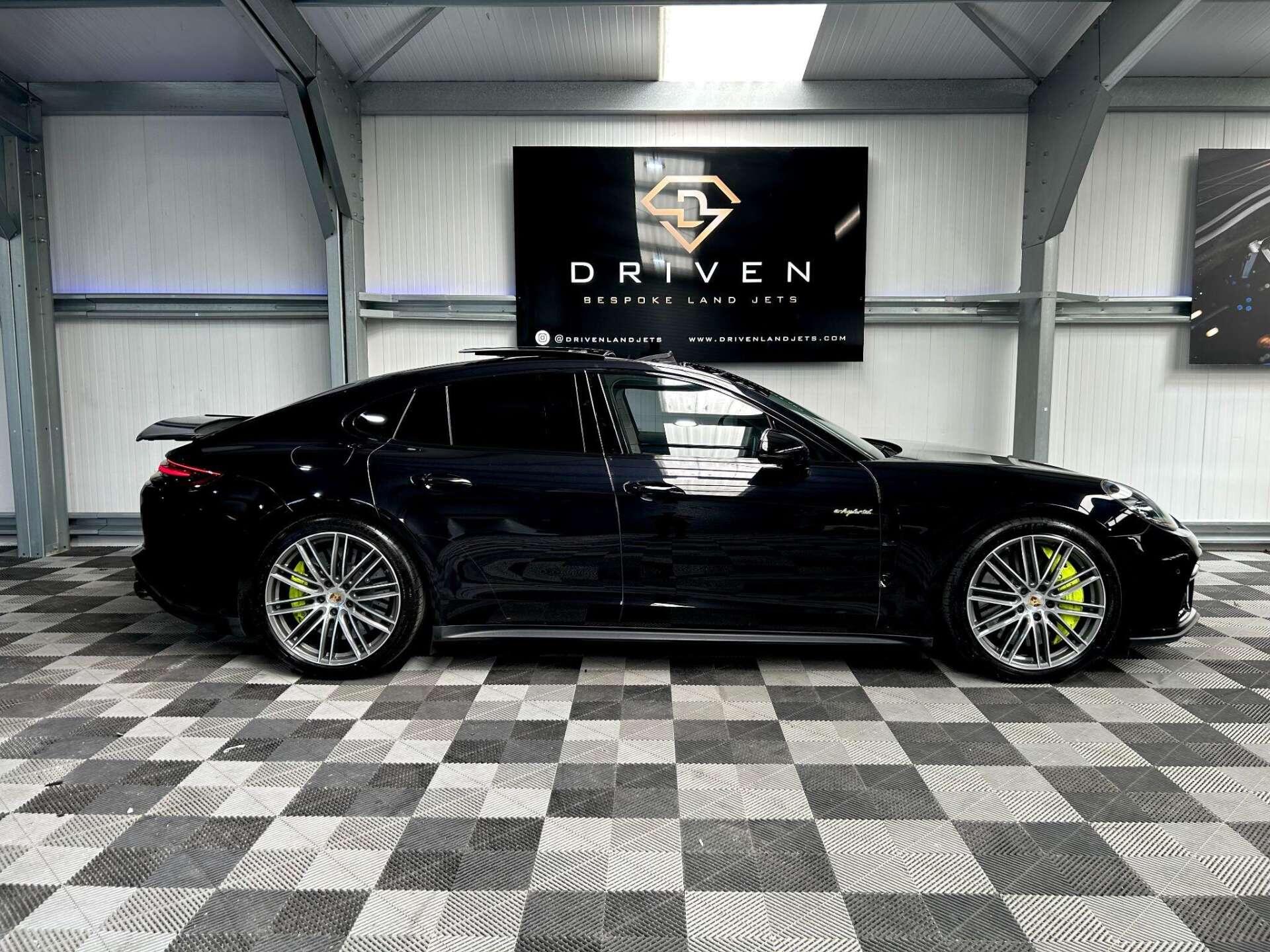 Porsche Panamera view 11
