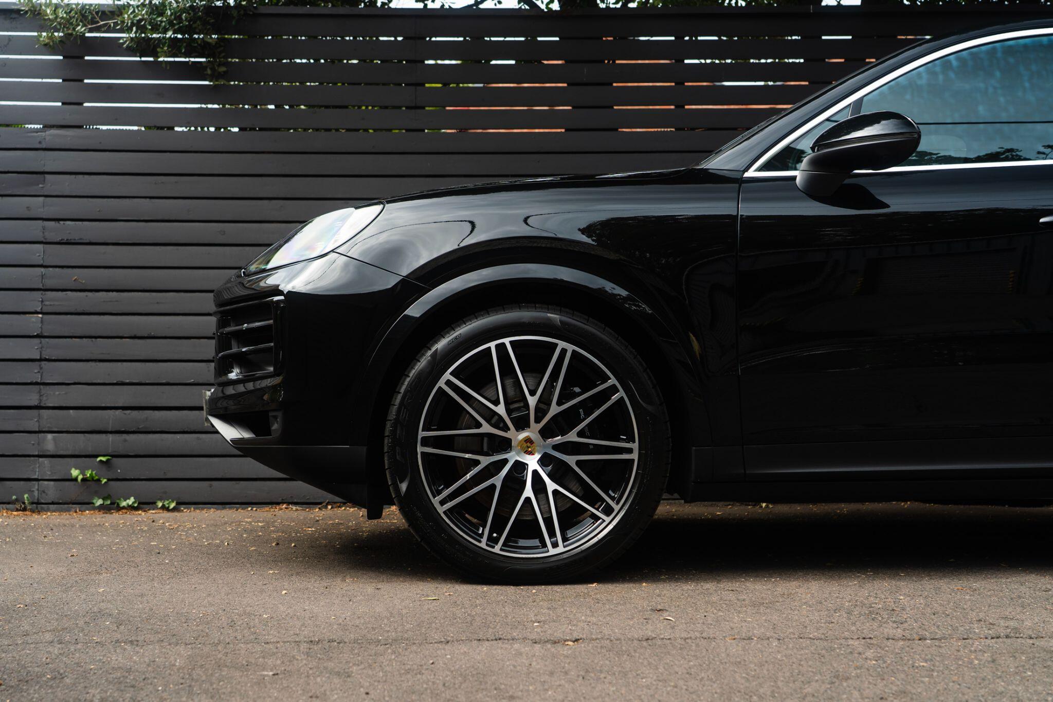 Porsche Cayenne view 39