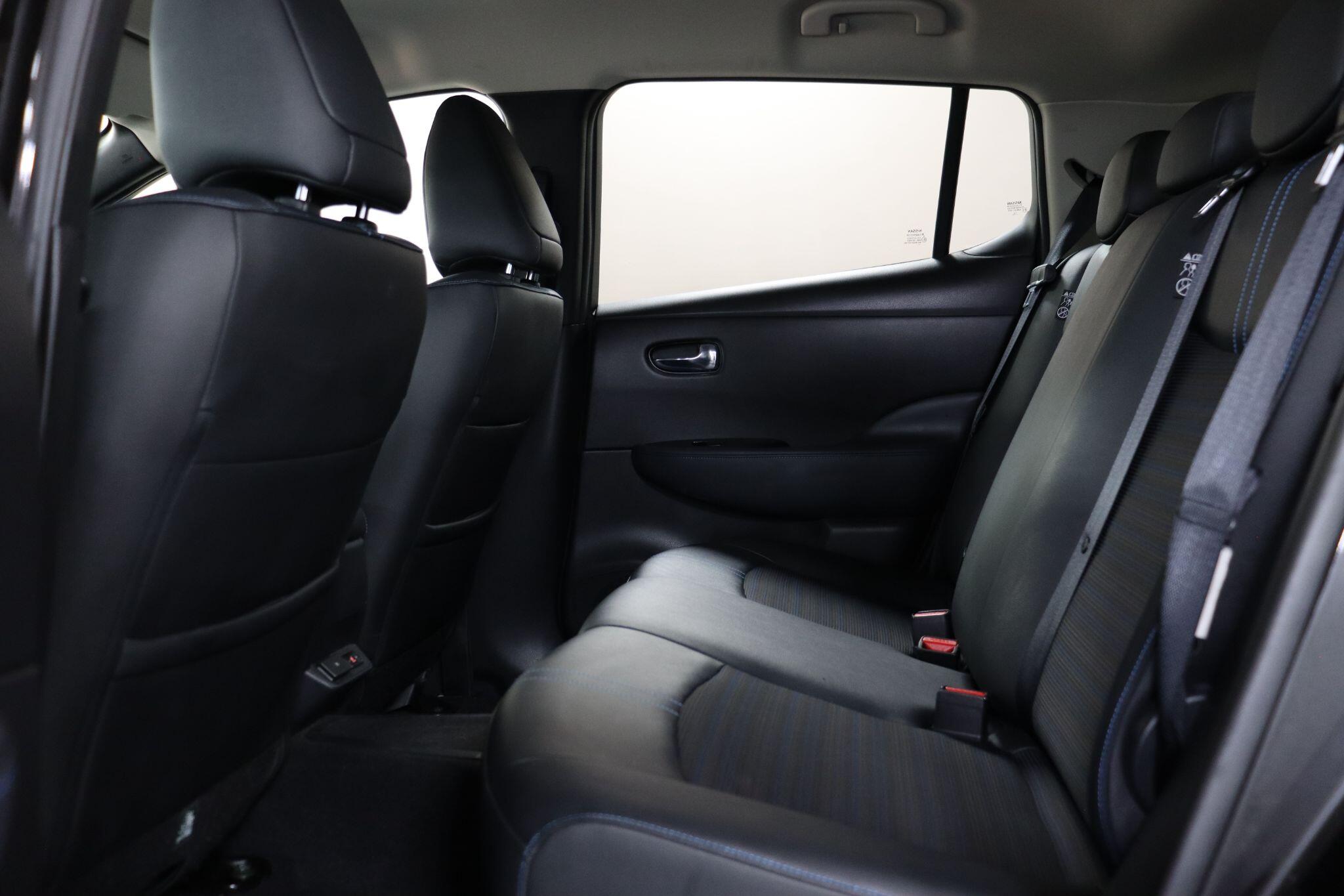 Nissan Leaf view 43