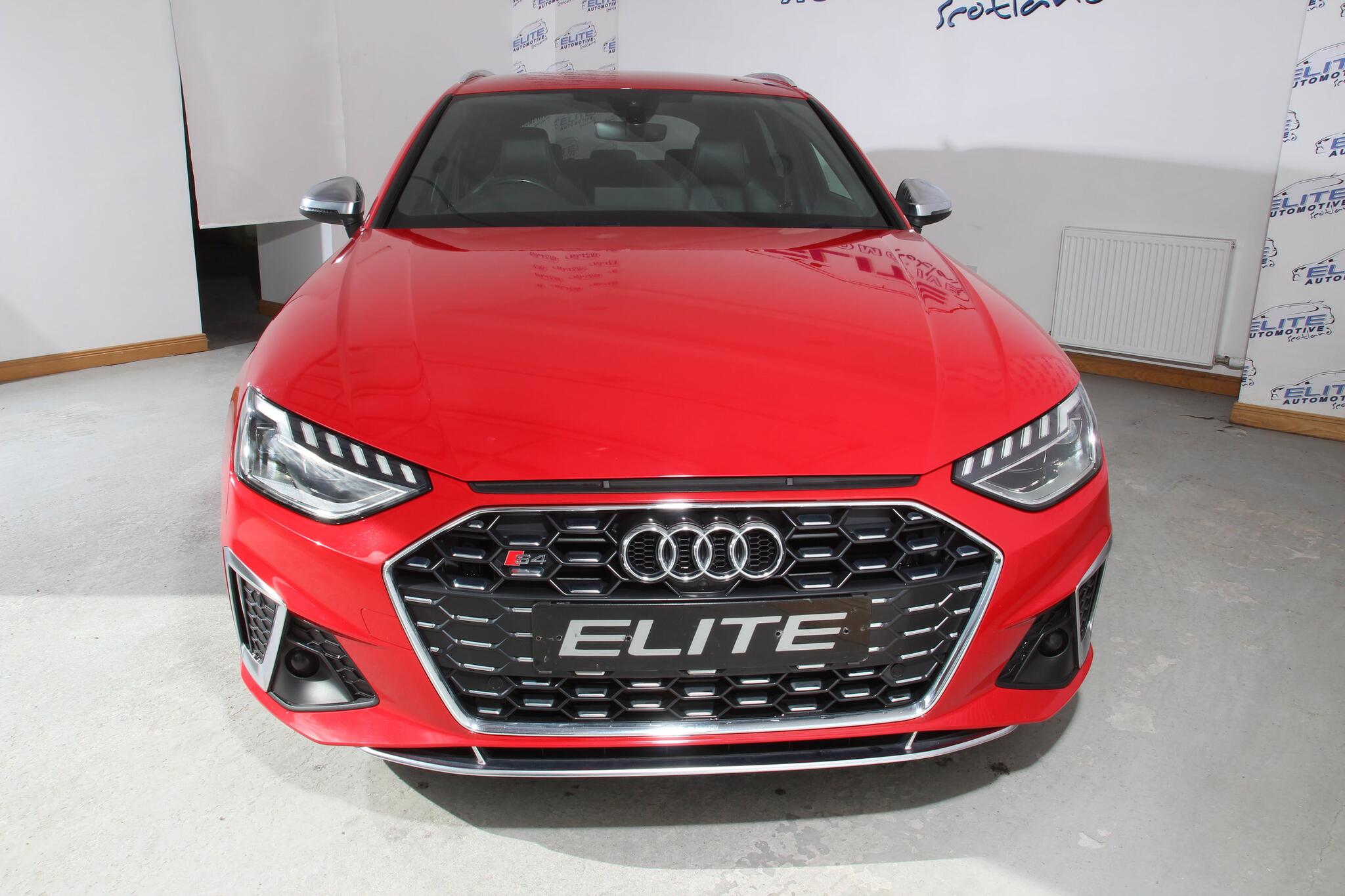 Audi S4 view 6