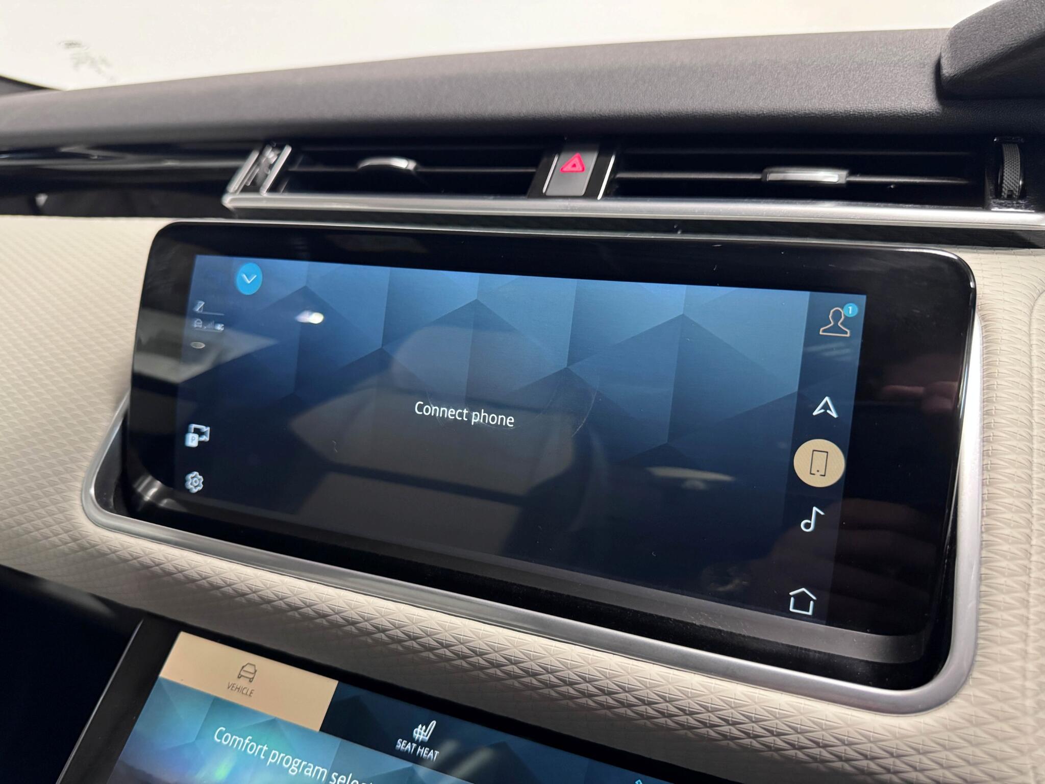 Land Rover Range Rover Velar view 43