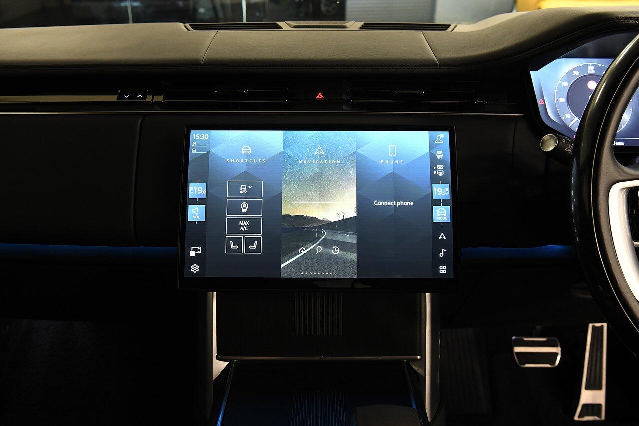 Land Rover Range Rover view 17