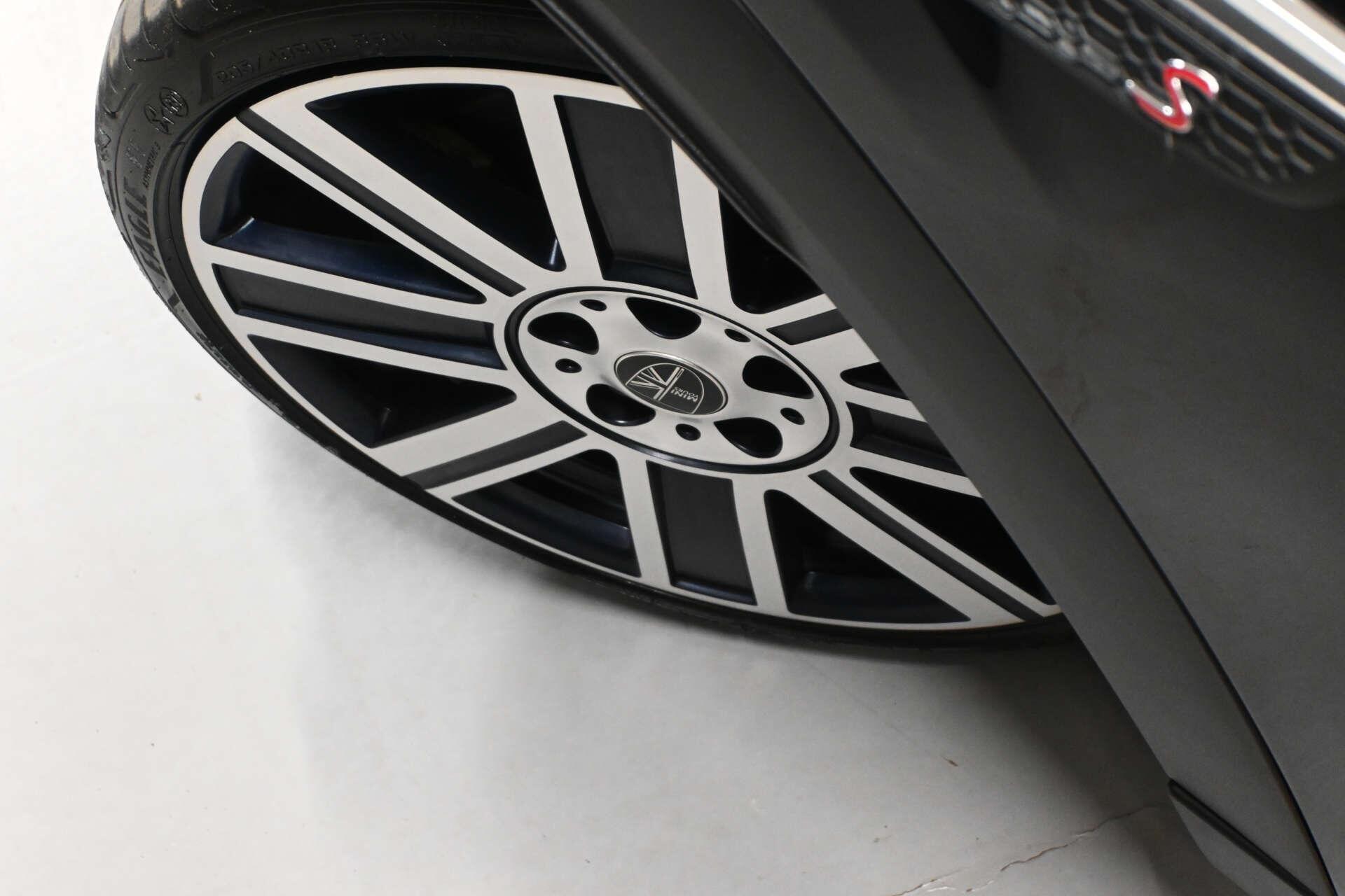 Mini Hatch view 21