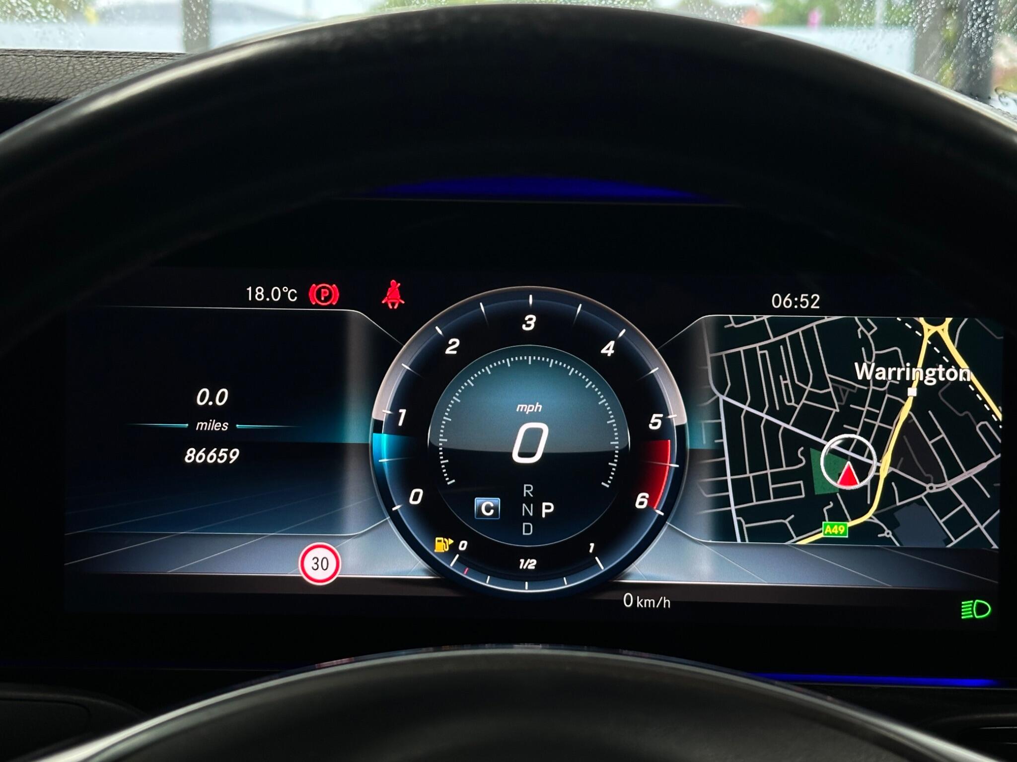 Mercedes-Benz E Class view 27