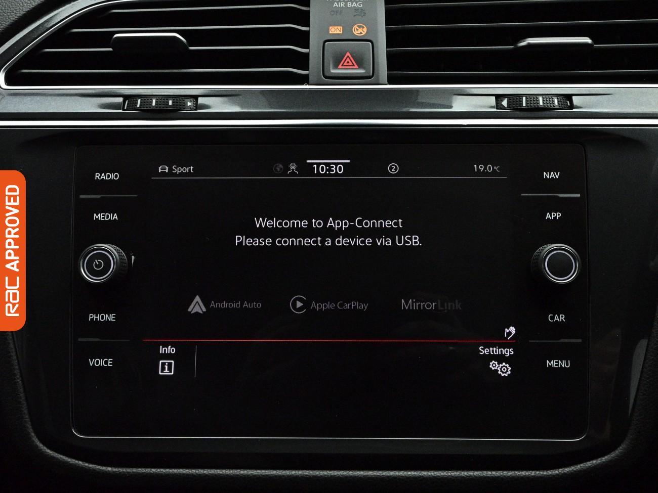 Volkswagen Tiguan Allspace view 21